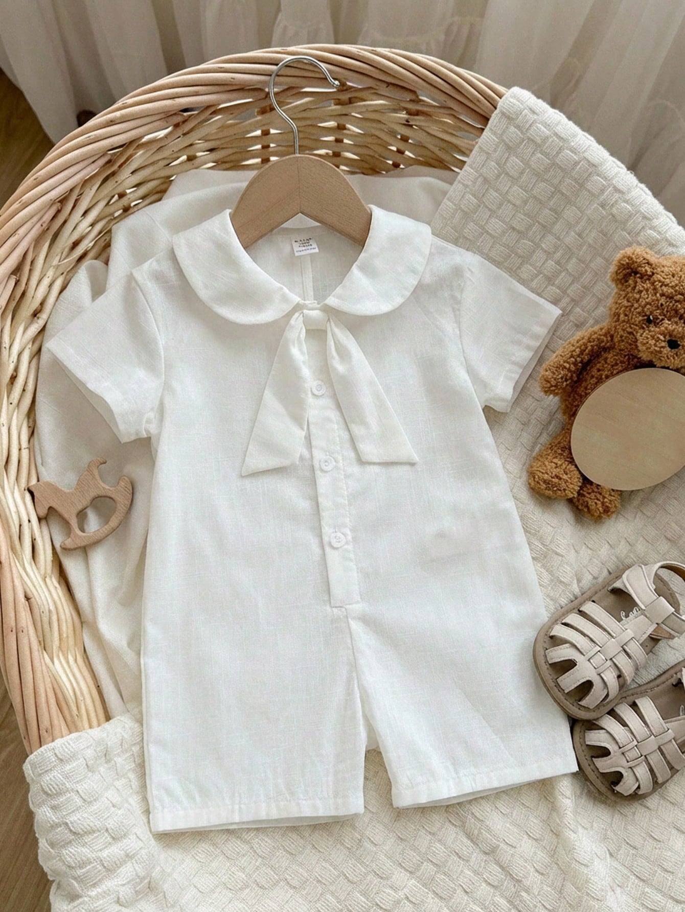 Baby Boy/Girl Casual Collegiate Vacation White Short Sleeve Shirt & Shorts Romper, Suitable For Spring/Summer Wear