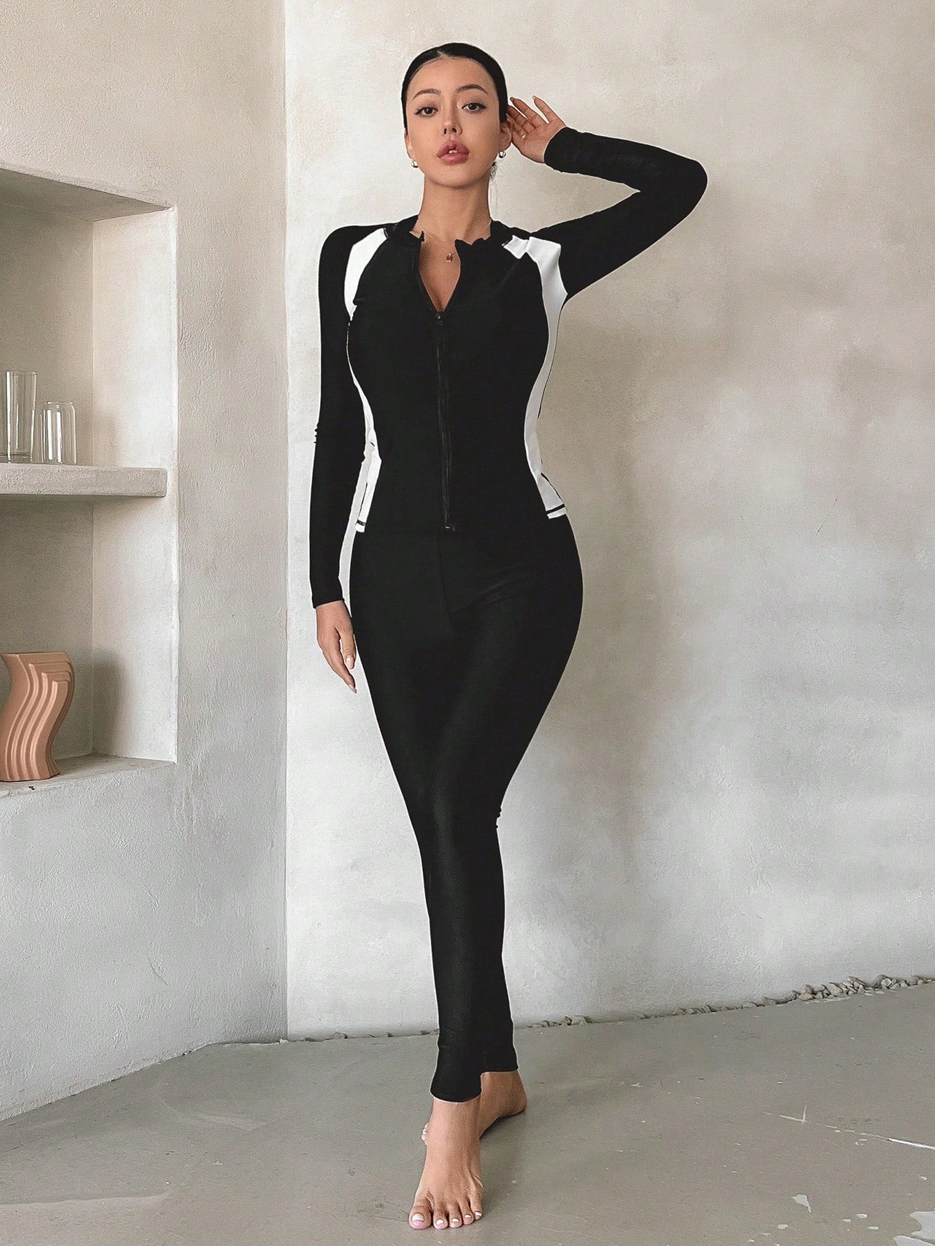 DAZY Women's Sporty Black And White Color Block Long Sleeve Zipper Swimwear Jacket,Conservative Sun-Protective Slim-Fit Summer Casual Beach Party Coat