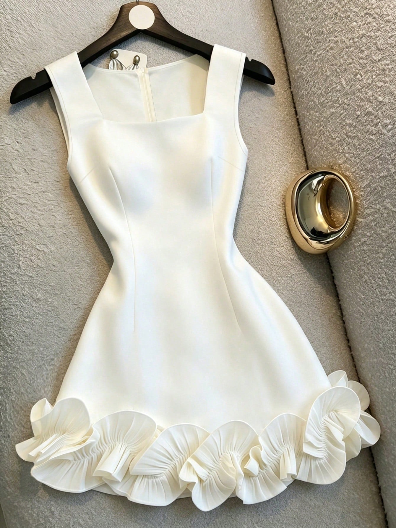 Franclia Elegant White Summer Square-Neck Sleeveless Dress With Ruffles,Perfect For Bar Party,Wedding Guest,Graduation,Office Wear,Stylish Double-Layered Vest
