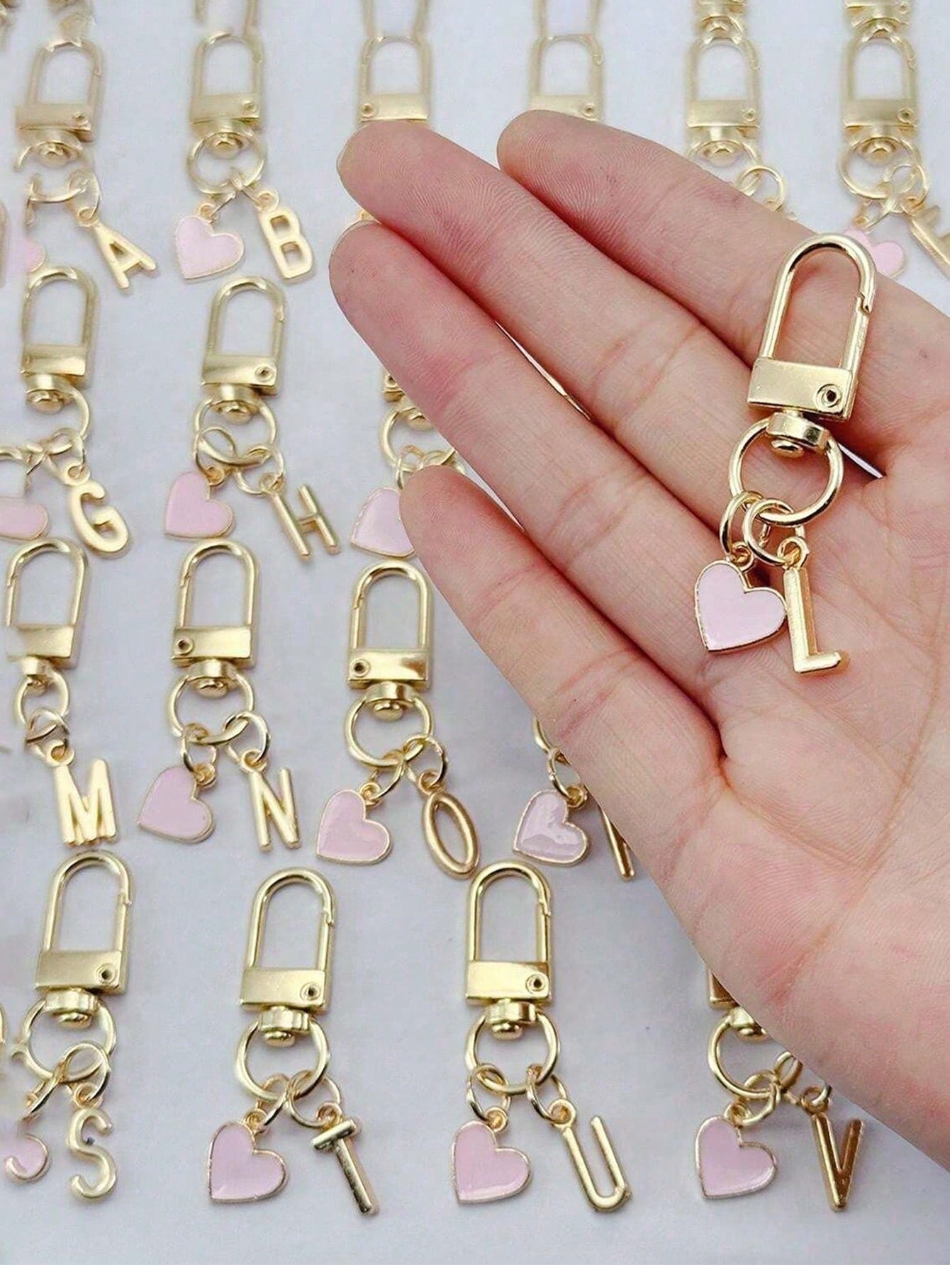 Personalized Heart-Shaped Pendant, Can Engrave Initial And Message/Love Letter| Heart-Shaped Keychain| Customized Bag Charm| Gift, Keychain, Unique Phone Accessories, Minimalist Design, Suitable Fo