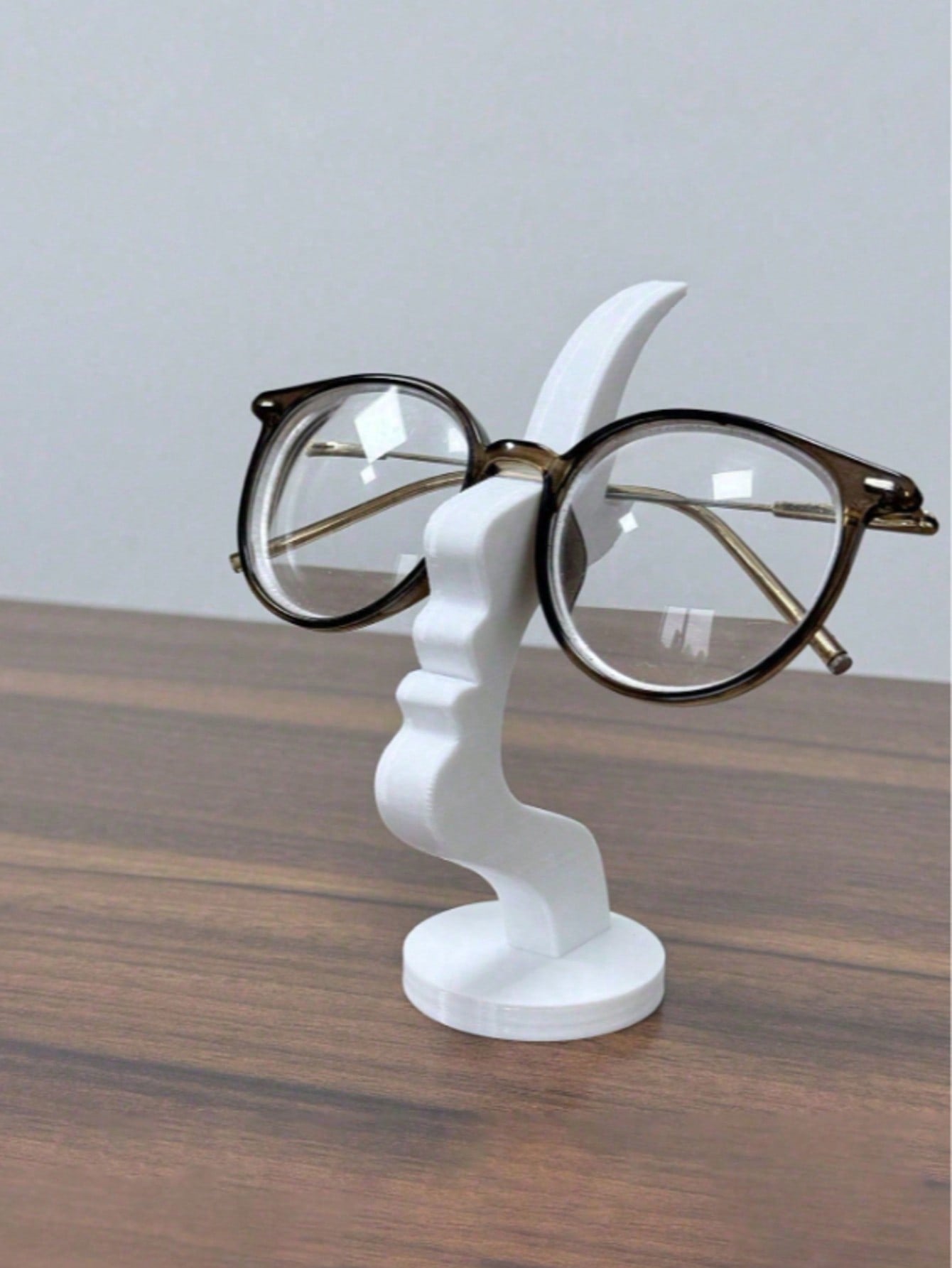 1/2pcs New Fun Desktop Glasses Holder, Unique Curved Design Practical Minimalist Black Glasses Stand, Durable Plastic Material, Suitable For Living Room, Bedroom, Office, Decorative Desktop Or Bedside