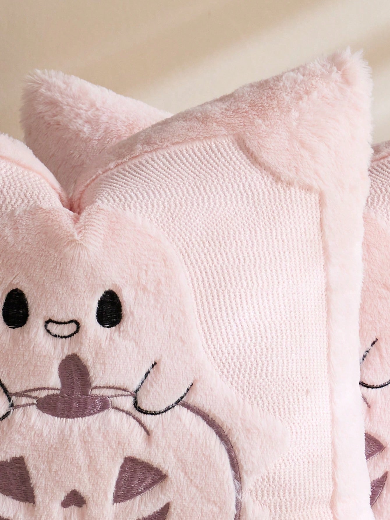 1/2pcs Pink Halloween Cute Ghost & Pumpkin Decorative Pillow Case, Front Quilted Ghost & Pumpkin, Back Dutch Velvet Fabric, Square Cushion Cover, Holiday Home Decor Pillowcase, Soft Comfortable Velvet