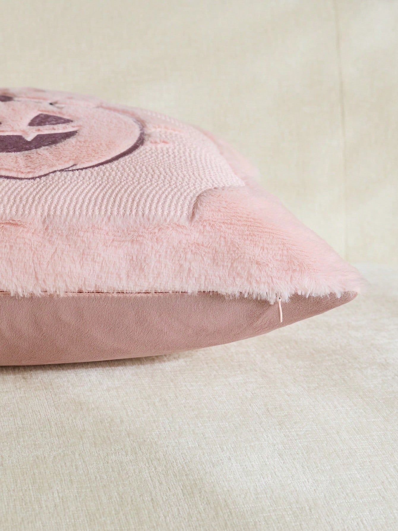 1/2pcs Pink Halloween Cute Ghost & Pumpkin Decorative Pillow Case, Front Quilted Ghost & Pumpkin, Back Dutch Velvet Fabric, Square Cushion Cover, Holiday Home Decor Pillowcase, Soft Comfortable Velvet