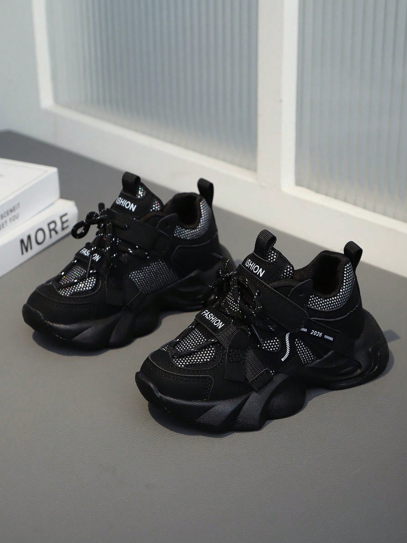1 Pair Kids' Fashion Sports Shoes, Durable Shock-Absorbing Girls' Tennis Shoes, Spring/Autumn, Recommended To Buy One Size Up