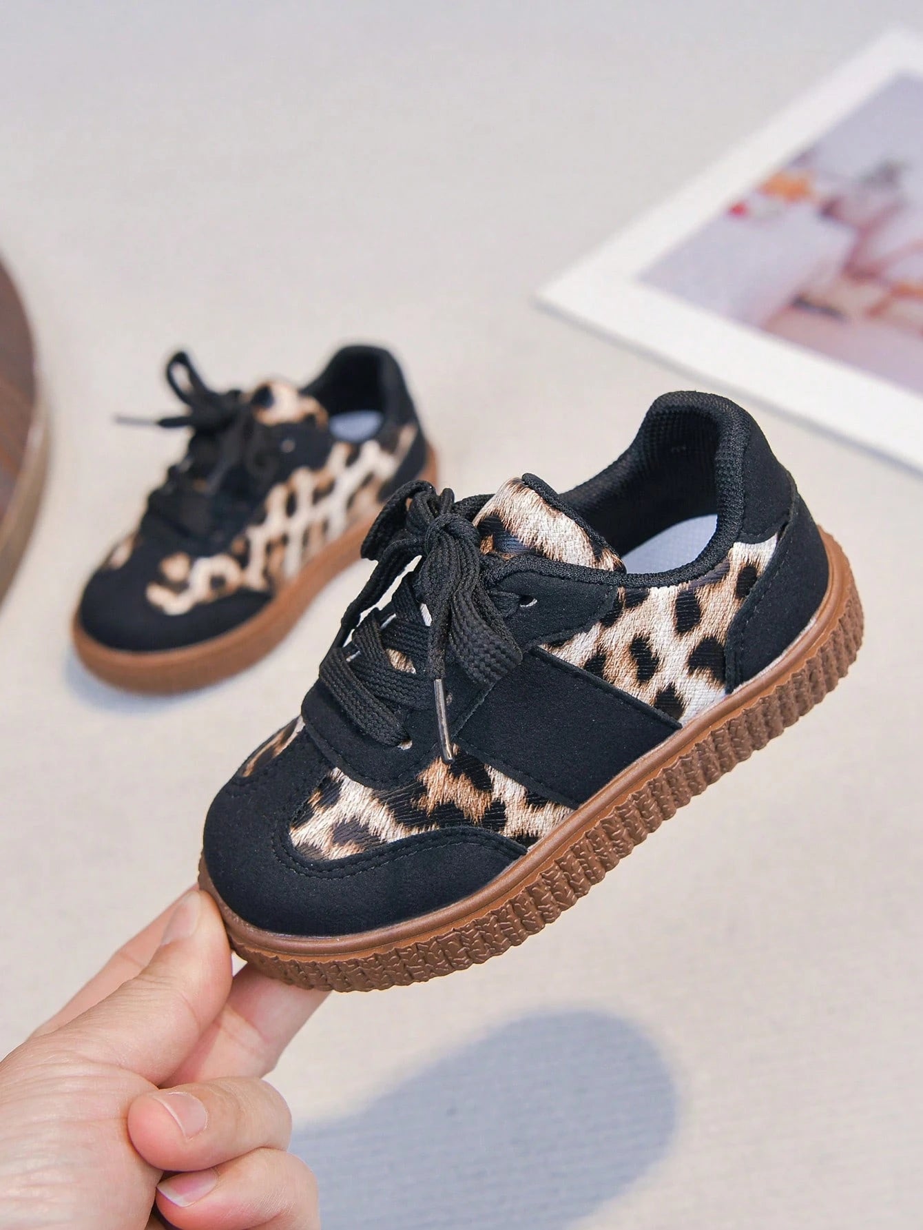 1 Pair New Black Pattern Soft Sole Lace-Up Sneakers For Infants And Toddlers, Latest Spring/Autumn Casual Shoes For Boys, Cute And Playful Shoes For Girls
