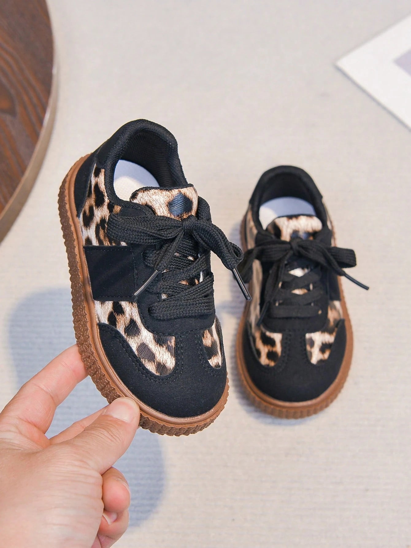 1 Pair New Black Pattern Soft Sole Lace-Up Sneakers For Infants And Toddlers, Latest Spring/Autumn Casual Shoes For Boys, Cute And Playful Shoes For Girls