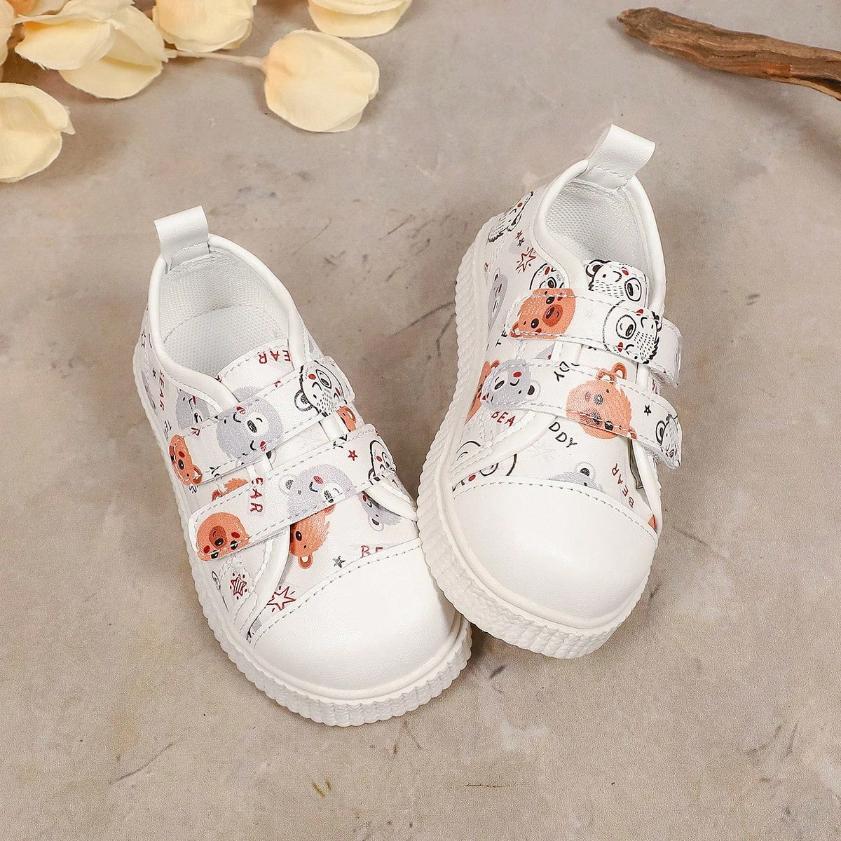 1 Pair Toddler Kids Cute Bear Print Casual Sports Shoes, Unisex, Premium PU, Double Hook And Loop, Breathable, Lightweight, Closed Toe Design, Walking Shoes For Boys And Girls, Suitable For All Season