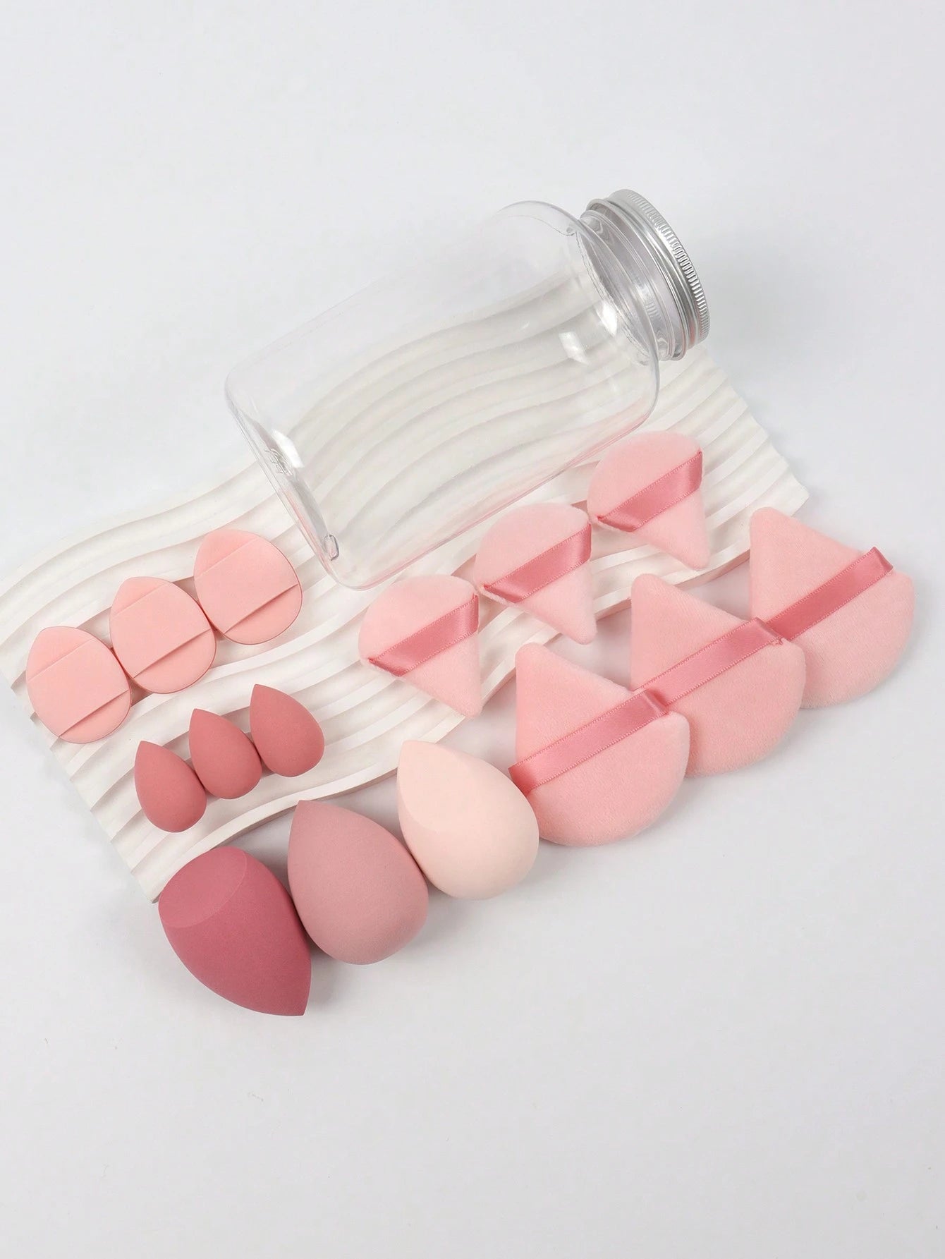 15pcs Makeup Sponge Set With Storage Jar, Including 3pcs Makeup Sponge & 3pcs Mini Makeup Sponge & 3pcs Powder Puff & 3pcs Mini Powder Puff & 3pcs Mini Finger Air Cushion Puff. Made Of Super Soft Velv