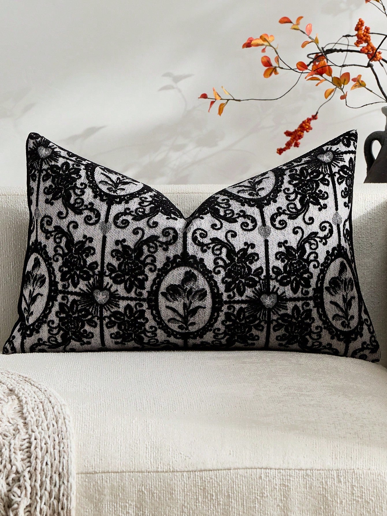 18 Inch X 18 Inch Neutral Floral Throw Pillow Cover, Vintage Velvet Square Pillowcase, Soft Decorative Farmhouse Style Sofa Pillow Cover, Suitable For Living Room Bedroom (1pc, 2pcs Optional)