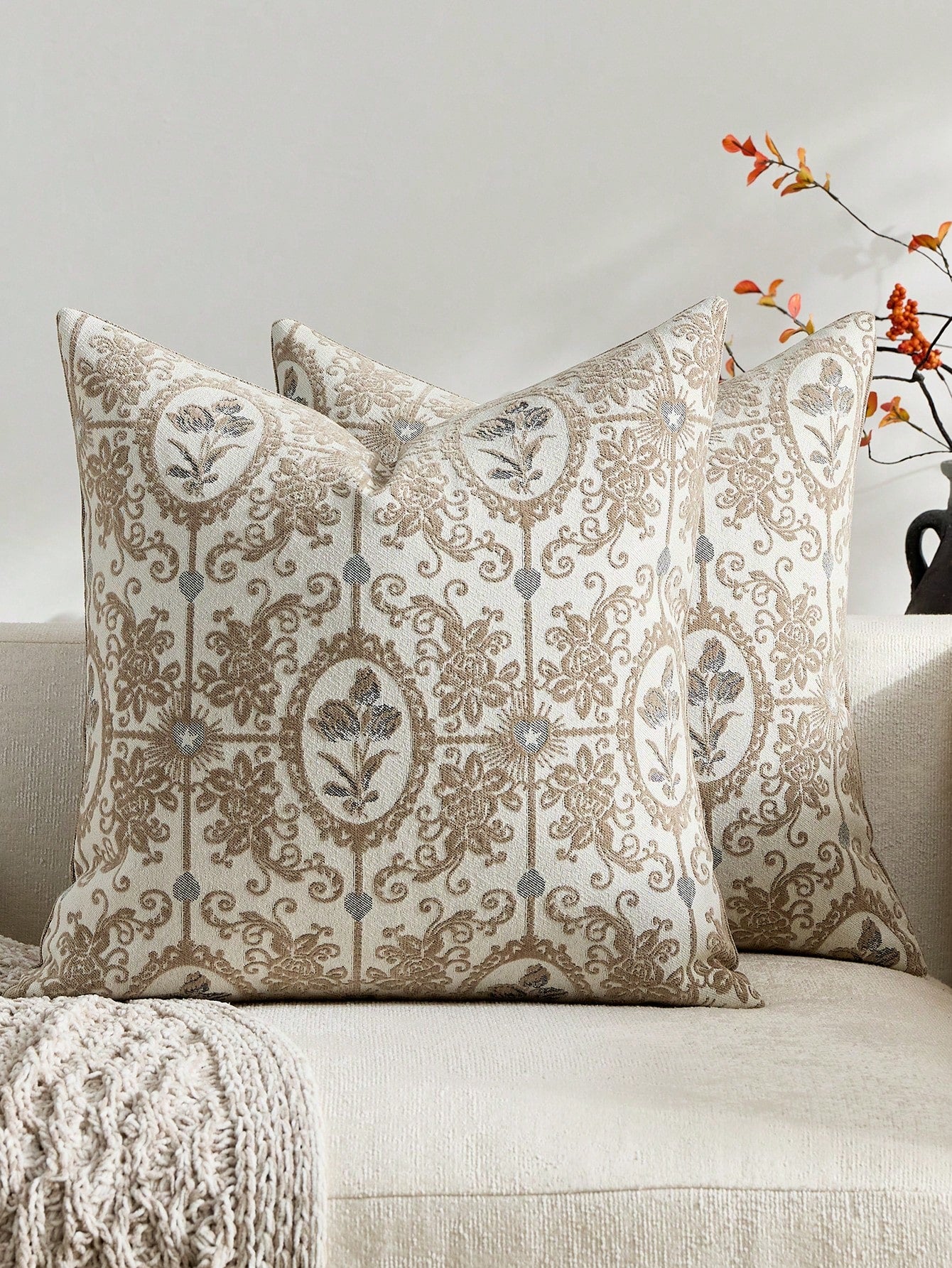 18 Inch X 18 Inch Neutral Floral Throw Pillow Cover, Vintage Velvet Square Pillowcase, Soft Decorative Farmhouse Style Sofa Pillow Cover, Suitable For Living Room Bedroom (1pc, 2pcs Optional)