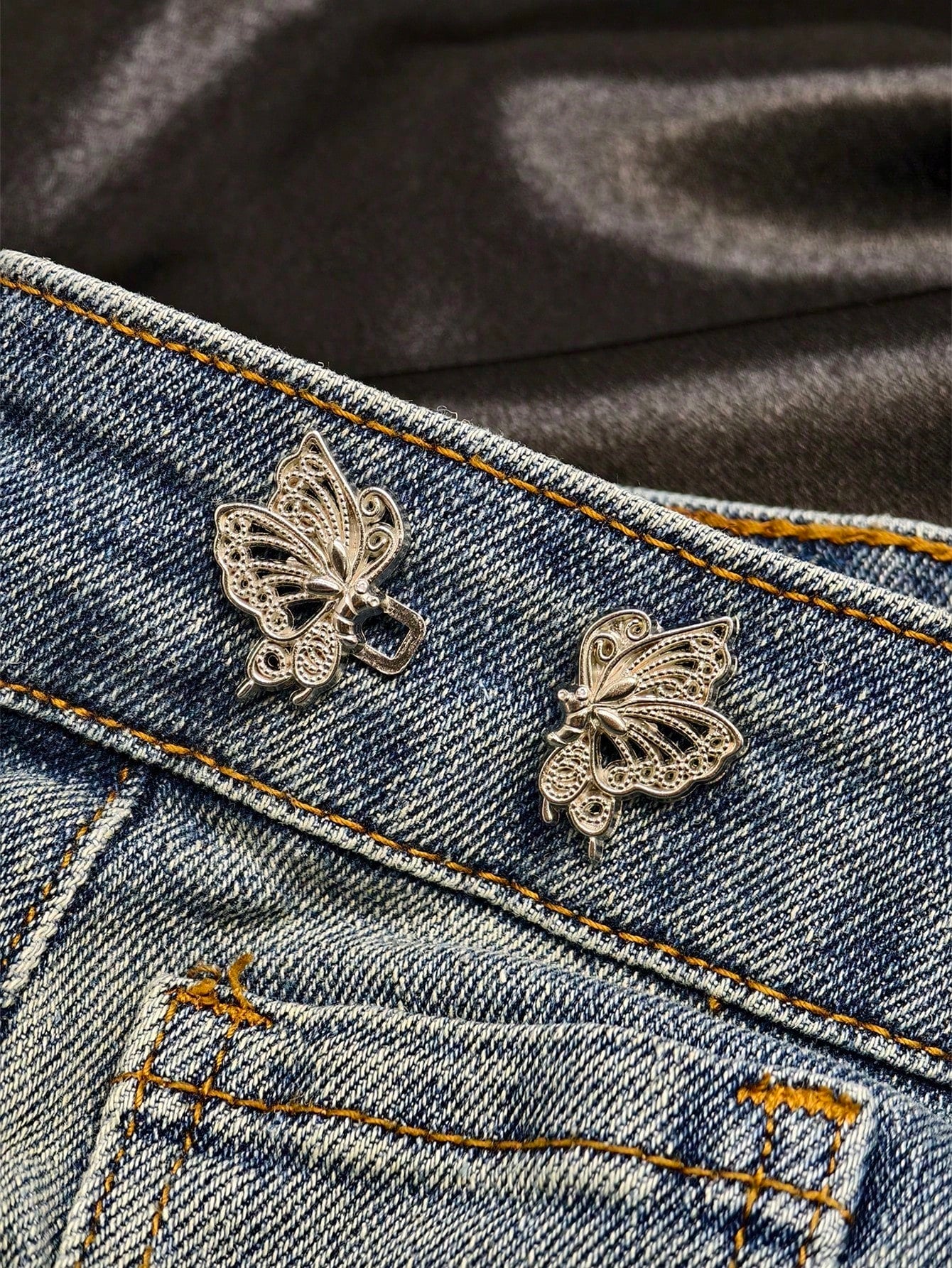 1pair Adjustable Butterfly Waistband Button, Detachable And Seamless, Ideal For Altering Waist Size On Jeans, No Need For Sewing Or Nailing – Waist Slimming Tool