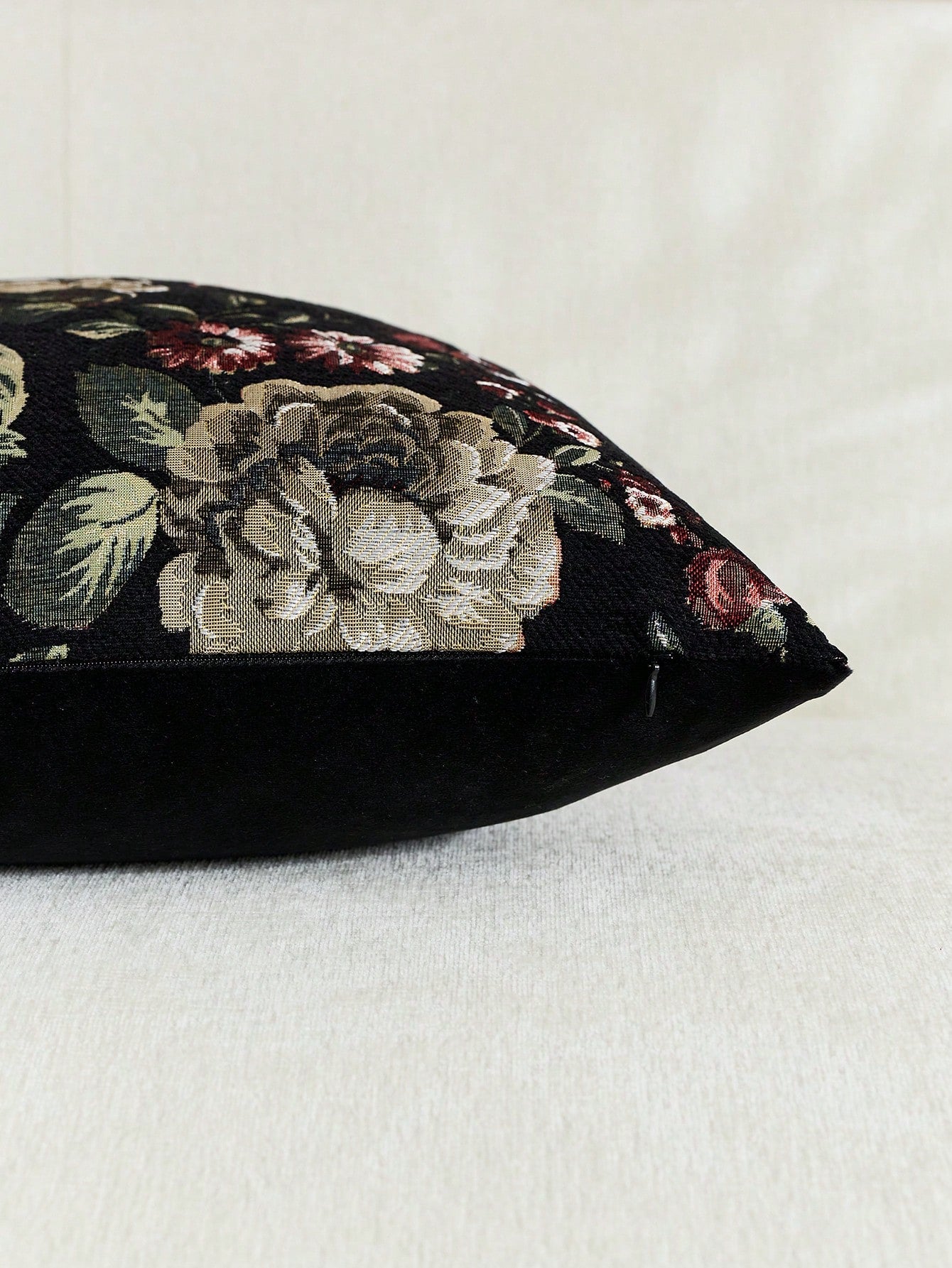1pc/2pcs Black (No Insert) Floral Pattern Cushion Cover, Fashionable Vintage Comfortable Jacquard Rose Chenille Pillowcase, Suitable For Daily Home Decor, Sofa, Bed, Bedroom, Gift, Holiday Decoration