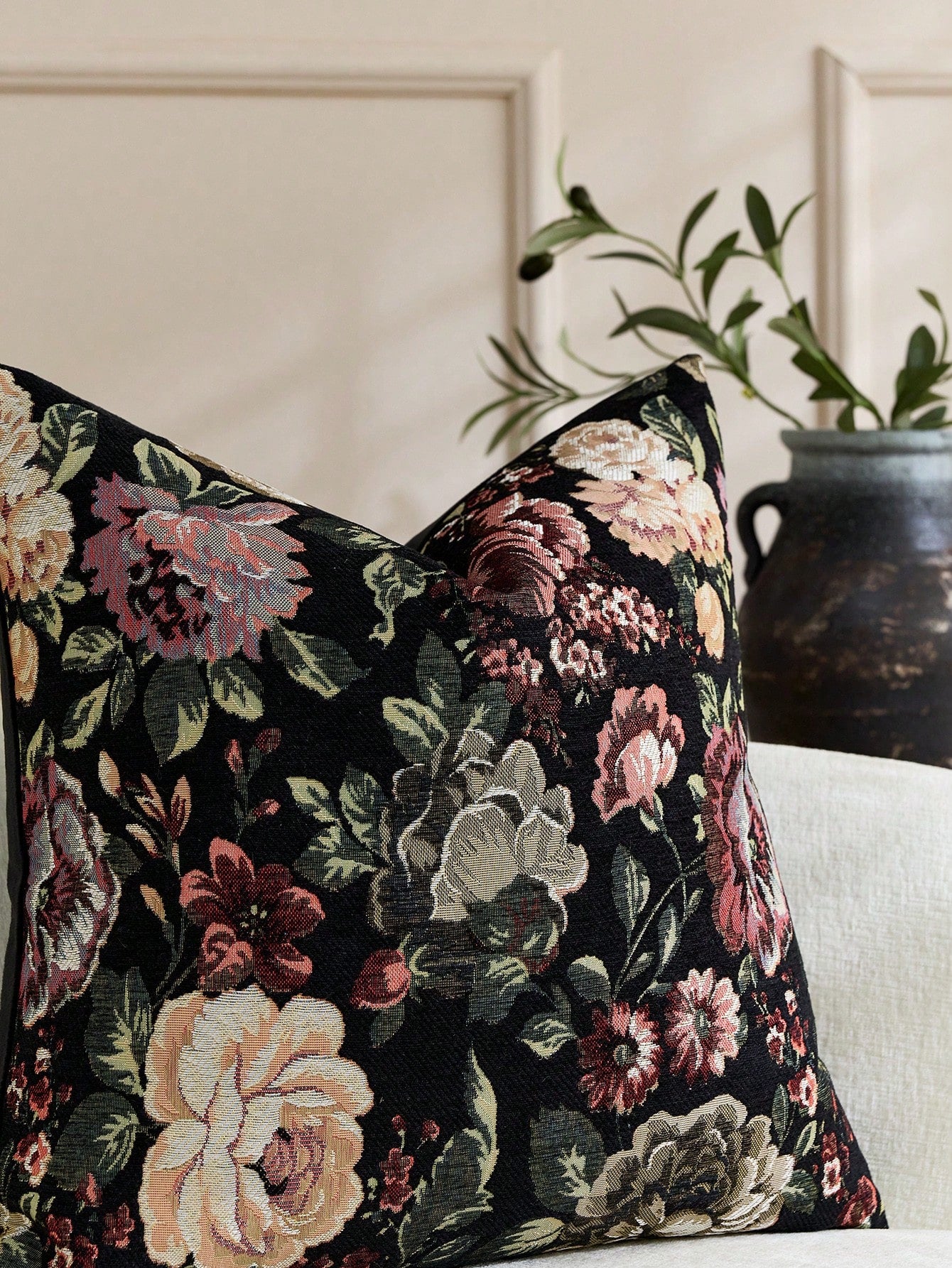 1pc/2pcs Black (No Insert) Floral Pattern Cushion Cover, Fashionable Vintage Comfortable Jacquard Rose Chenille Pillowcase, Suitable For Daily Home Decor, Sofa, Bed, Bedroom, Gift, Holiday Decoration