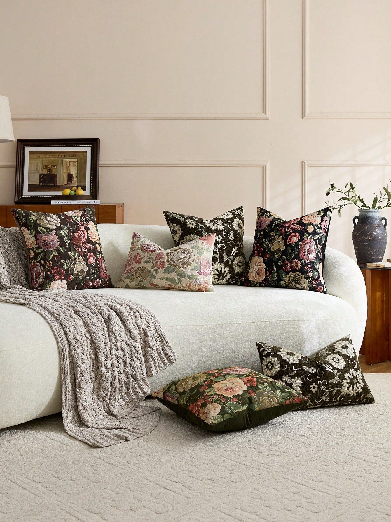1pc/2pcs Black (No Insert) Floral Pattern Cushion Cover, Fashionable Vintage Comfortable Jacquard Rose Chenille Pillowcase, Suitable For Daily Home Decor, Sofa, Bed, Bedroom, Gift, Holiday Decoration