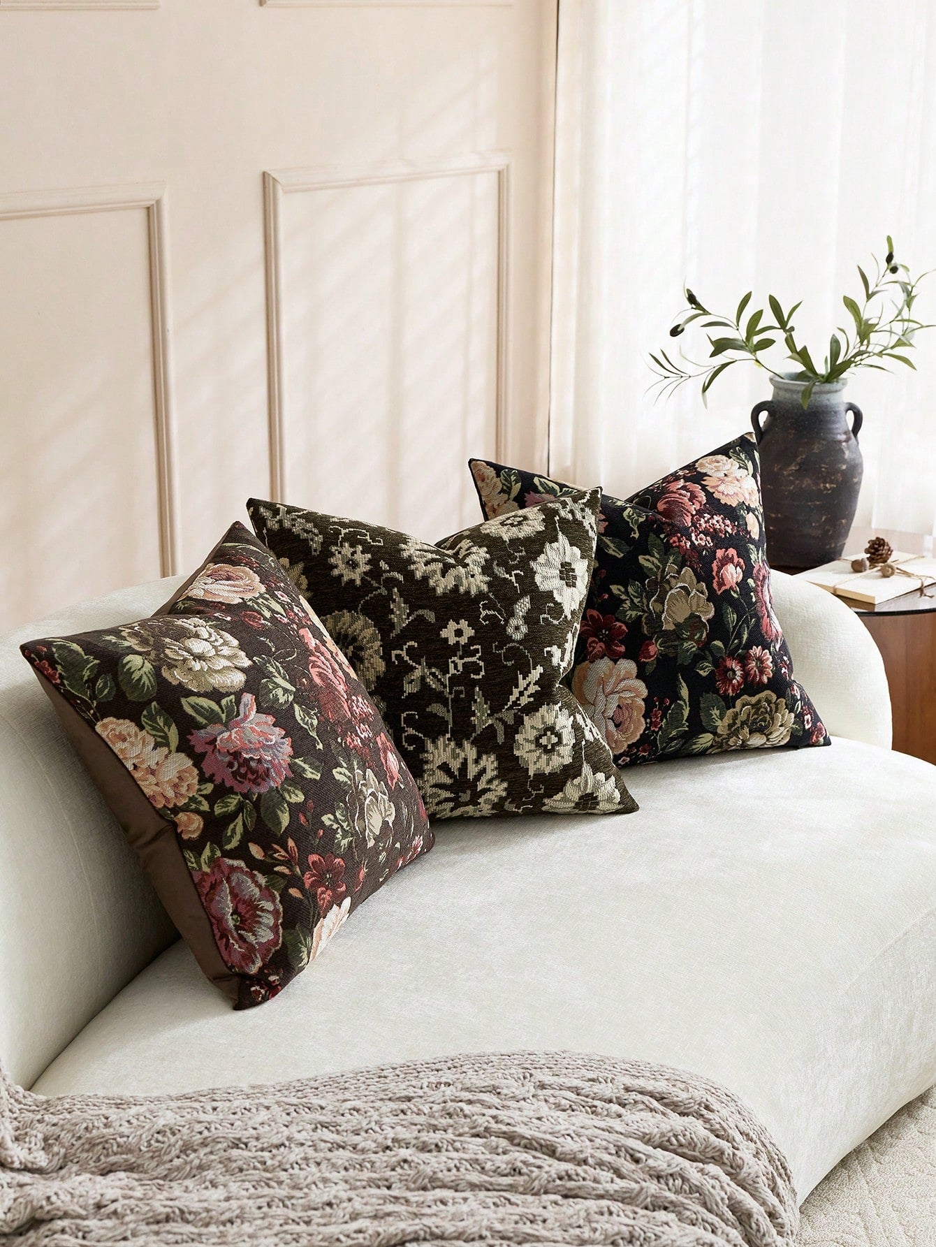 1pc/2pcs Black (No Insert) Floral Pattern Cushion Cover, Fashionable Vintage Comfortable Jacquard Rose Chenille Pillowcase, Suitable For Daily Home Decor, Sofa, Bed, Bedroom, Gift, Holiday Decoration