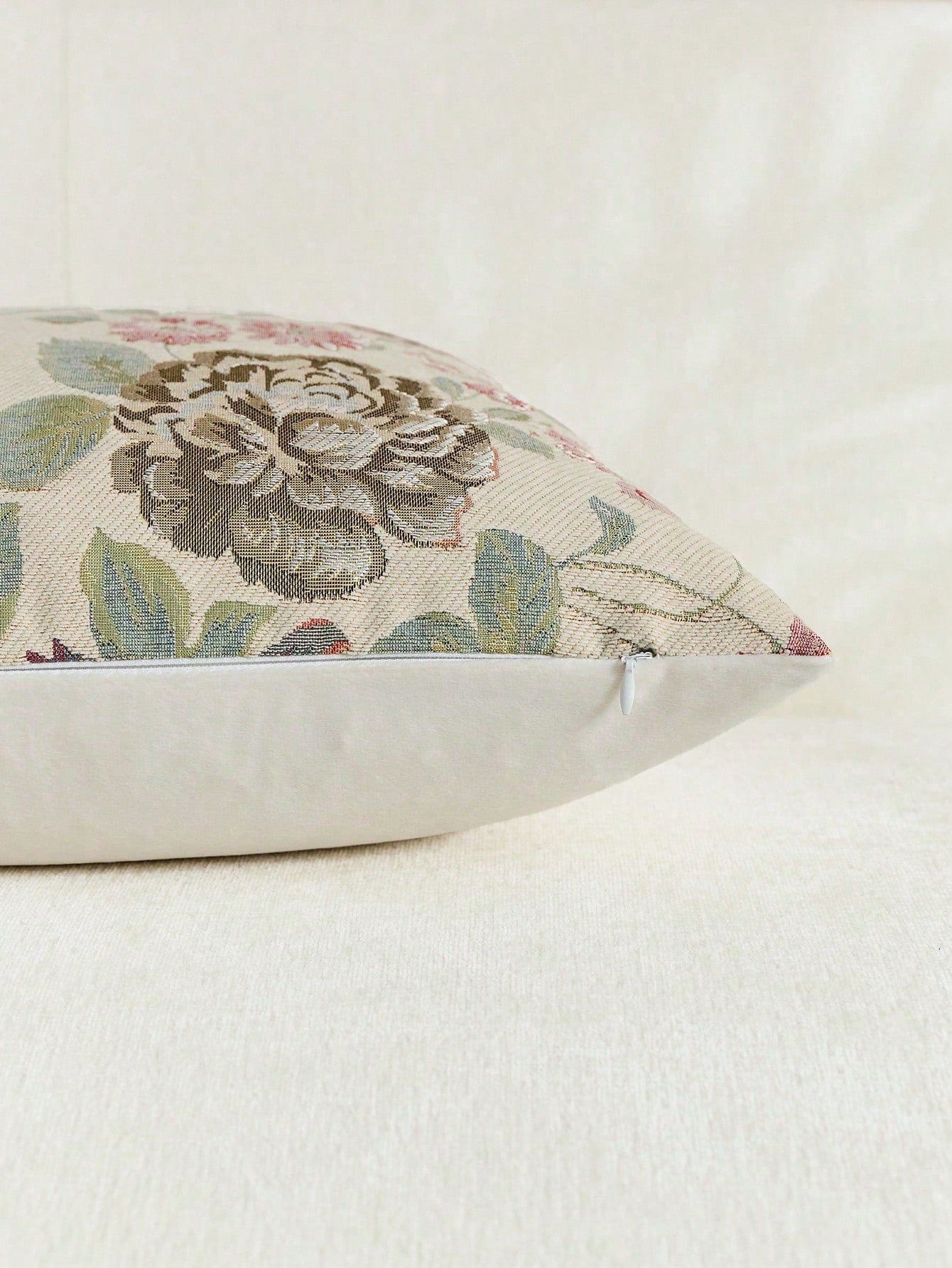 1pc/2pcs Black (No Insert) Floral Pattern Cushion Cover, Fashionable Vintage Comfortable Jacquard Rose Chenille Pillowcase, Suitable For Daily Home Decor, Sofa, Bed, Bedroom, Gift, Holiday Decoration