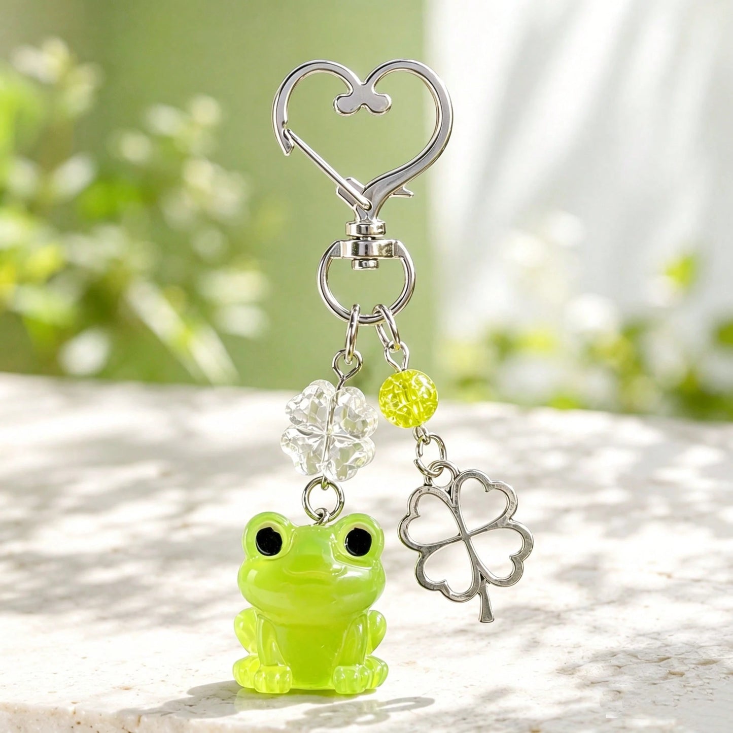 1pc/2pcs Unisex Resin Glow-In-The-Dark Frog Resin Pendant Four-Leaf Clover Beaded Accessory Keychain Bag Charm