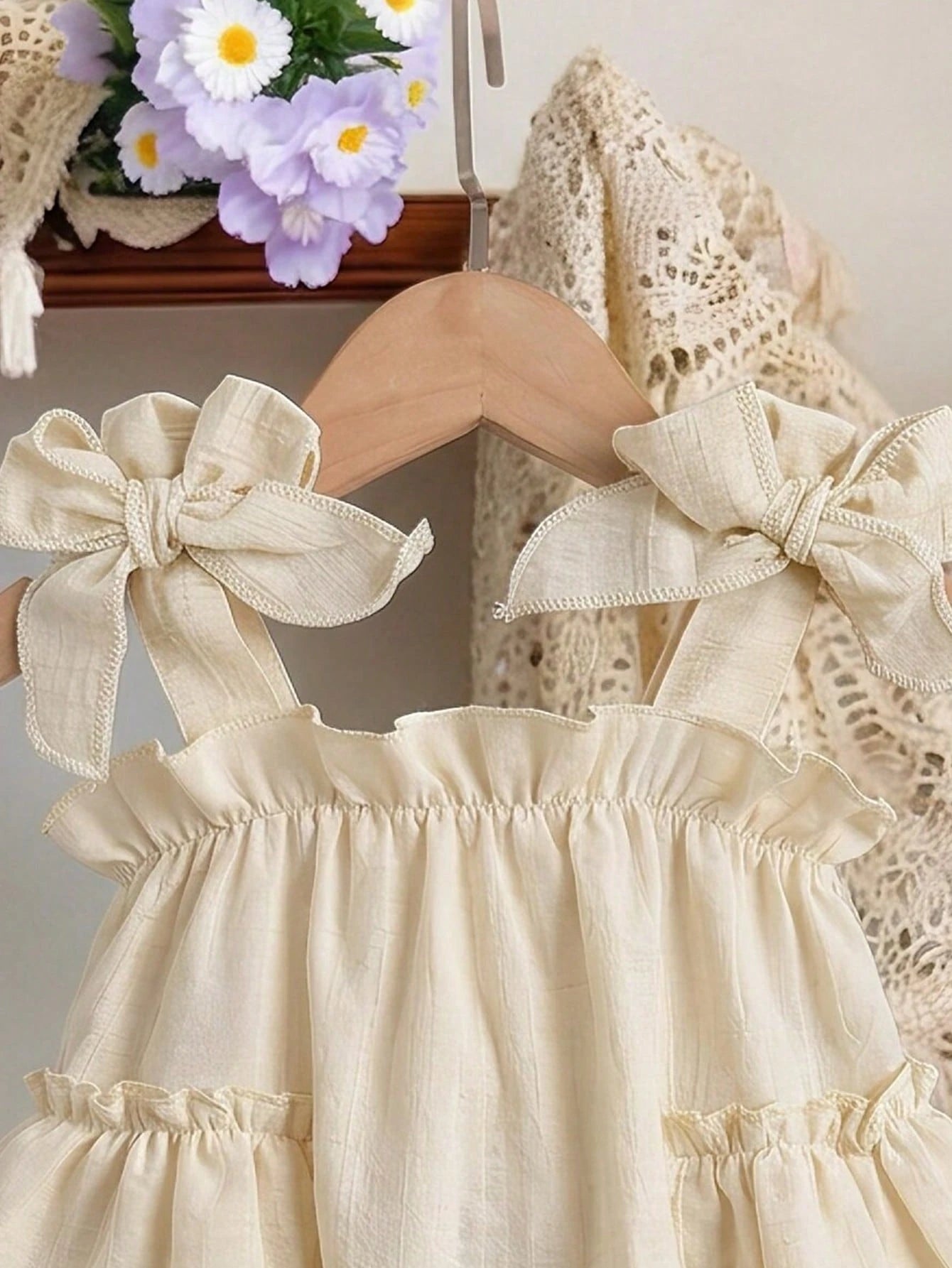 1pc Baby Girl Sweet Soft Ruffled Strap Bow Decor Romper, Lightweight Sleeveless Floral Bud Bodysuit, Gentle Attractive Daily Wear, Summer