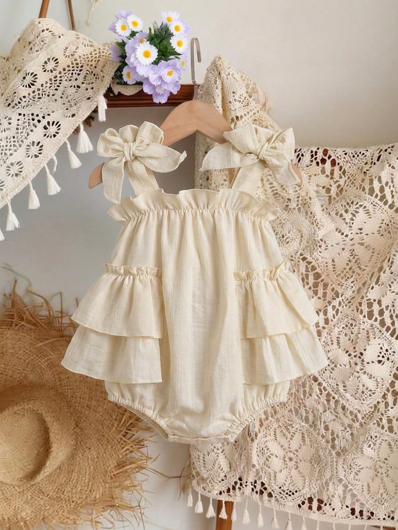 1pc Baby Girl Sweet Soft Ruffled Strap Bow Decor Romper, Lightweight Sleeveless Floral Bud Bodysuit, Gentle Attractive Daily Wear, Summer