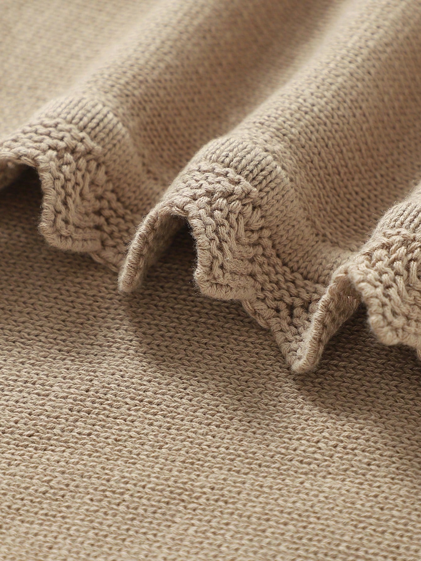 1pc Baby Knitted Blanket, Cute Bear Embroidery Design With Wavy Edges, Soft & Minimalist, Suitable For All Seasons