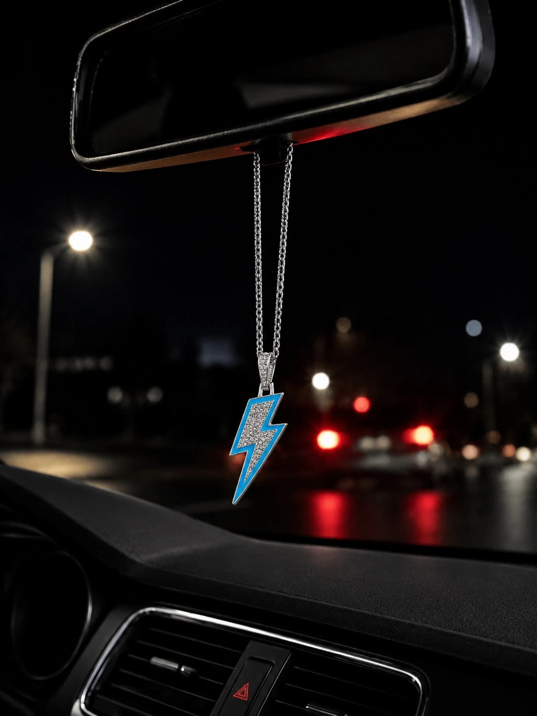 1pc Blue Enamel Rhinestone Lightning Pendant Car Rearview Mirror Hanging Ornament, Box Chain Pendant Car Interior Accessory, Multi-Purpose Car Interior Decoration Hanging Ornament, Also Can Be Worn As