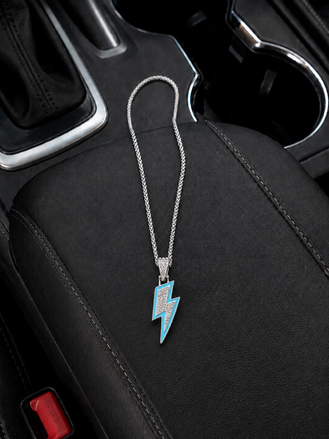 1pc Blue Enamel Rhinestone Lightning Pendant Car Rearview Mirror Hanging Ornament, Box Chain Pendant Car Interior Accessory, Multi-Purpose Car Interior Decoration Hanging Ornament, Also Can Be Worn As