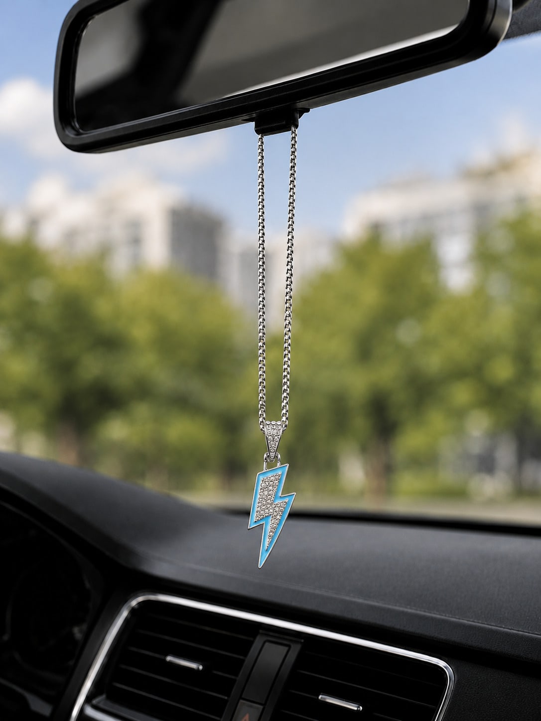 1pc Blue Enamel Rhinestone Lightning Pendant Car Rearview Mirror Hanging Ornament, Box Chain Pendant Car Interior Accessory, Multi-Purpose Car Interior Decoration Hanging Ornament, Also Can Be Worn As