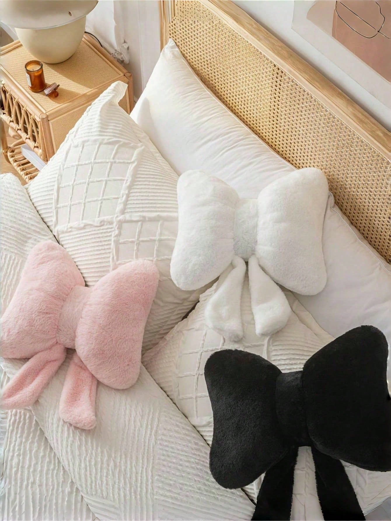 1PC Bow Pattern Pillow, Cute Style Faux Rabbit Fur Bow-Shaped Rose Texture Decorative & Comfort Support Cushion- Ideal For Valentine's Day, Bedroom & Living Room Room Decor, Year-Round Daily Use