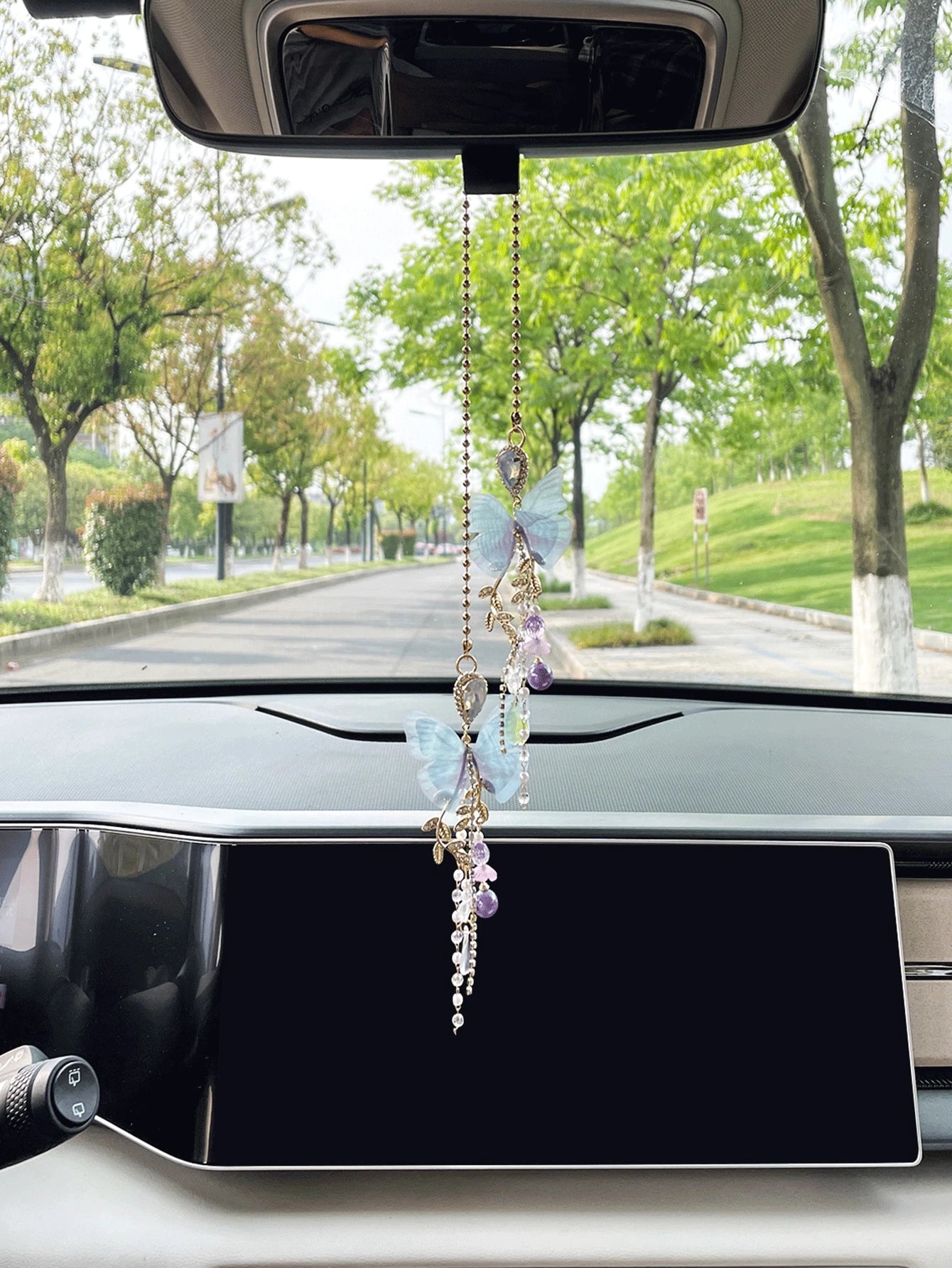 1pc Butterfly Car Pendant Interior Decoration Ornament, Rearview Mirror Hanging Decor For Women