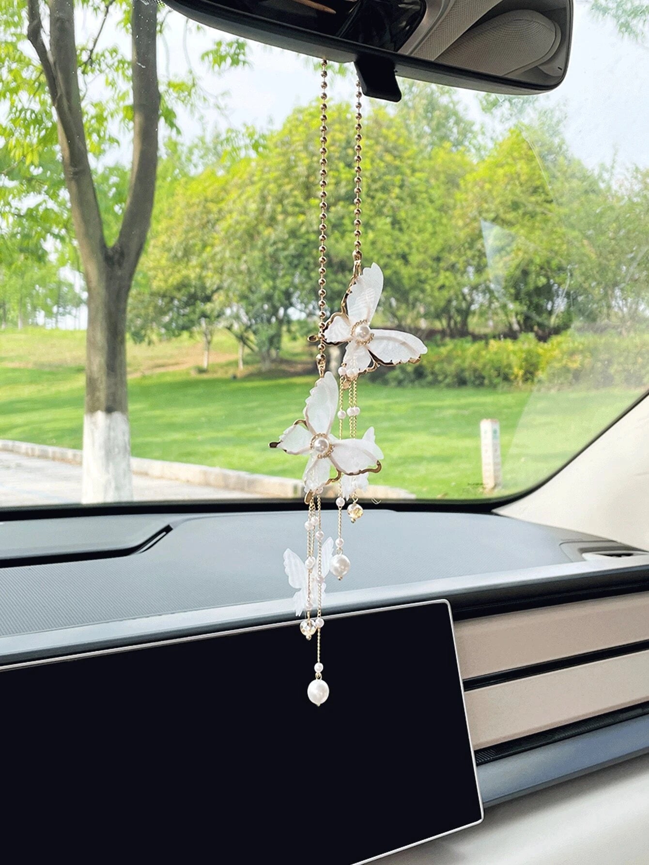 1pc Butterfly Car Pendant Interior Decoration Ornament, Rearview Mirror Hanging Decor For Women