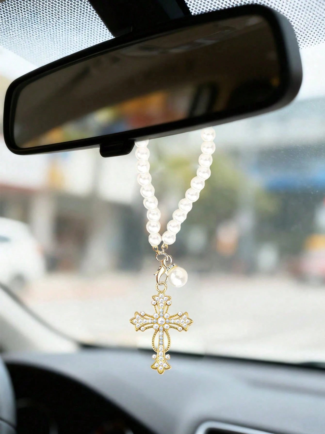 1pc Car Interior Pendant- Pearl Chain And Cross; Pearl And Diamond Elements; Elegant Style, Cross Pendant, Car Rearview Mirror Decor, Cross Keychain, Pearl Pendant Accessory, Faith Jewelry Pendant De