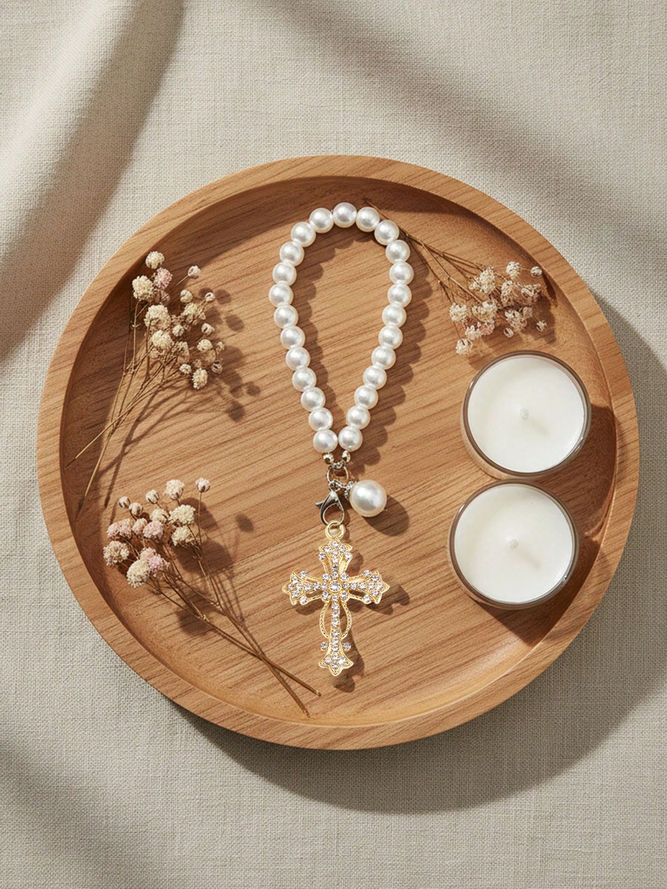 1pc Car Interior Pendant- Pearl Chain And Cross; Pearl And Diamond Elements; Elegant Style, Cross Pendant, Car Rearview Mirror Decor, Cross Keychain, Pearl Pendant Accessory, Faith Jewelry Pendant De