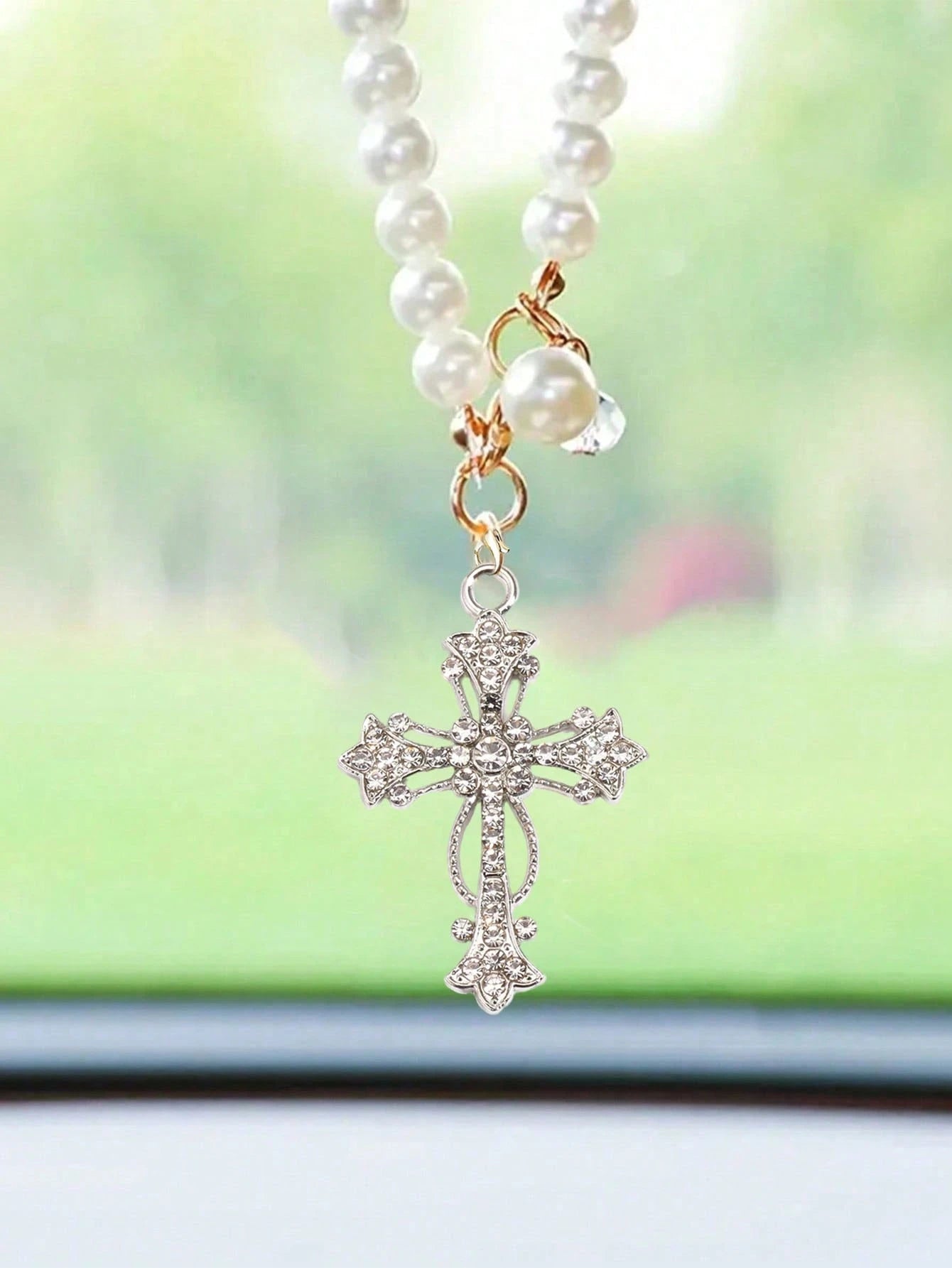 1pc Car Interior Pendant- Pearl Chain And Cross; Pearl And Diamond Elements; Elegant Style, Cross Pendant, Car Rearview Mirror Decor, Cross Keychain, Pearl Pendant Accessory, Faith Jewelry Pendant De