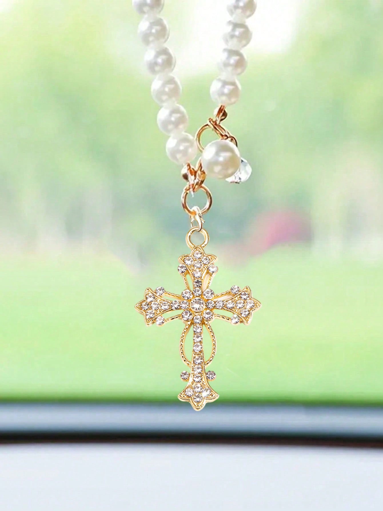 1pc Car Interior Pendant- Pearl Chain And Cross; Pearl And Diamond Elements; Elegant Style, Cross Pendant, Car Rearview Mirror Decor, Cross Keychain, Pearl Pendant Accessory, Faith Jewelry Pendant De