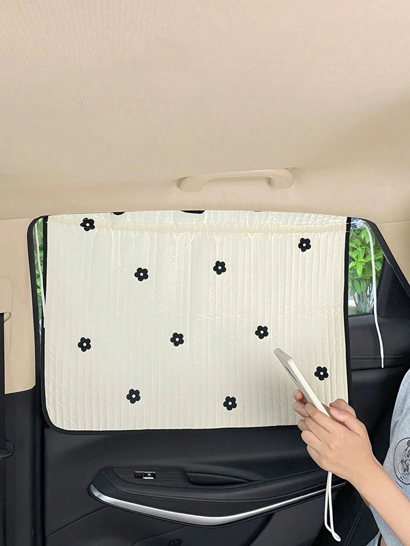 1pc Cartoon Car Sun Shade, Cute Car Sun Shade, Quilted Heat Insulation Sun Shade, Side Curtain, Summer Retractable Car Sun Shade, Side Curtain