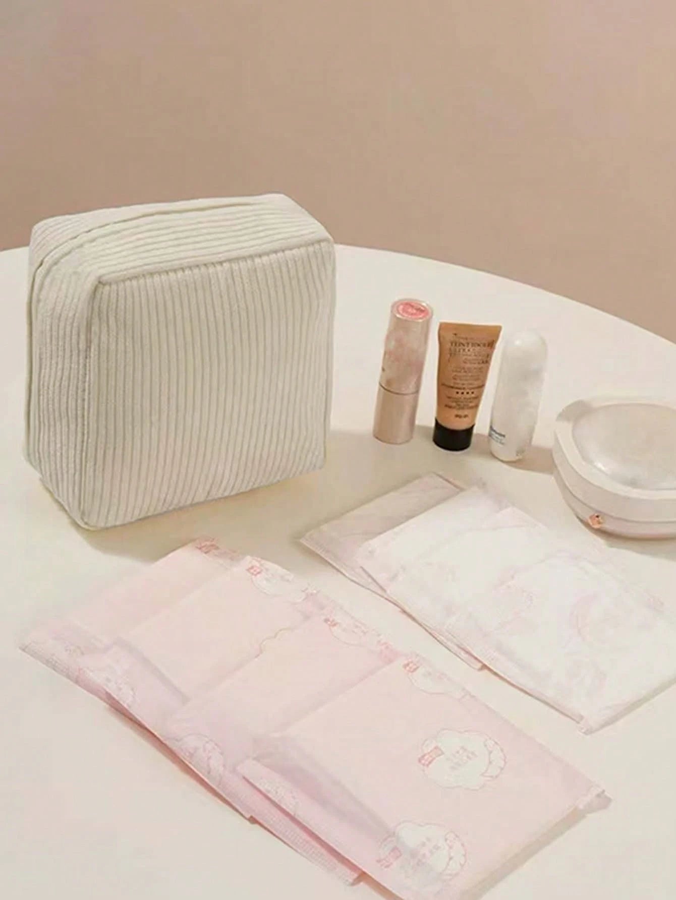 1pc Cartoon Sanitary Pad Storage Bag, Zipper Sanitary Pad Organizer, Tampon Storage Pouch, Mini Cosmetic Bag, Convenient Period Supplies Organizer, Baby Diaper Bag, Multi-Functional Storage Bag, Essen