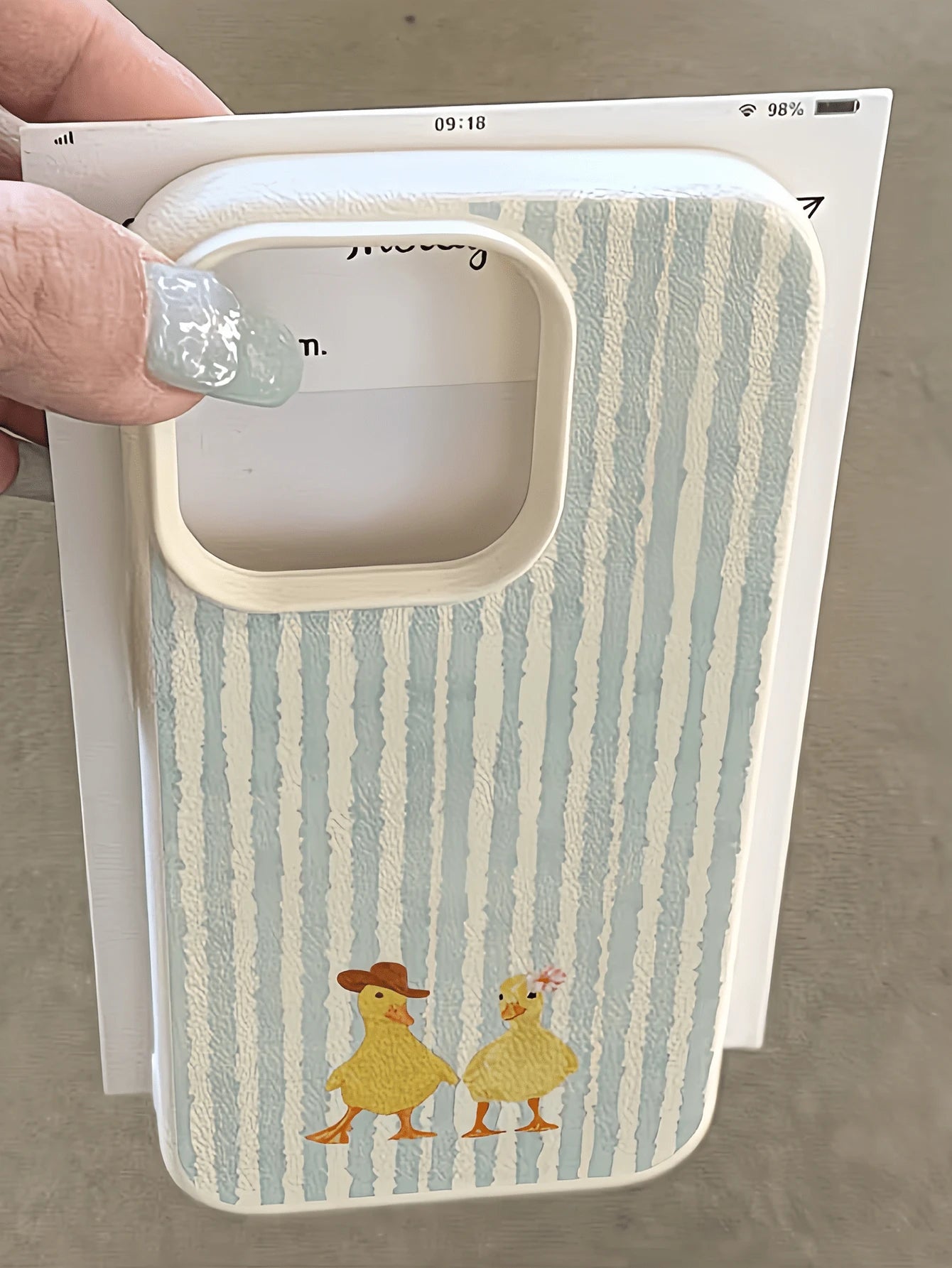 1pc Cartoon Western Style Duck Pattern Light Blue White Striped Minimalist Full Coverage TPU Shockproof Fashion Phone Case Compatible With Apple 17, 16, 15, 14, 13, 12, 11 Pro Max, Air, And Series Bir