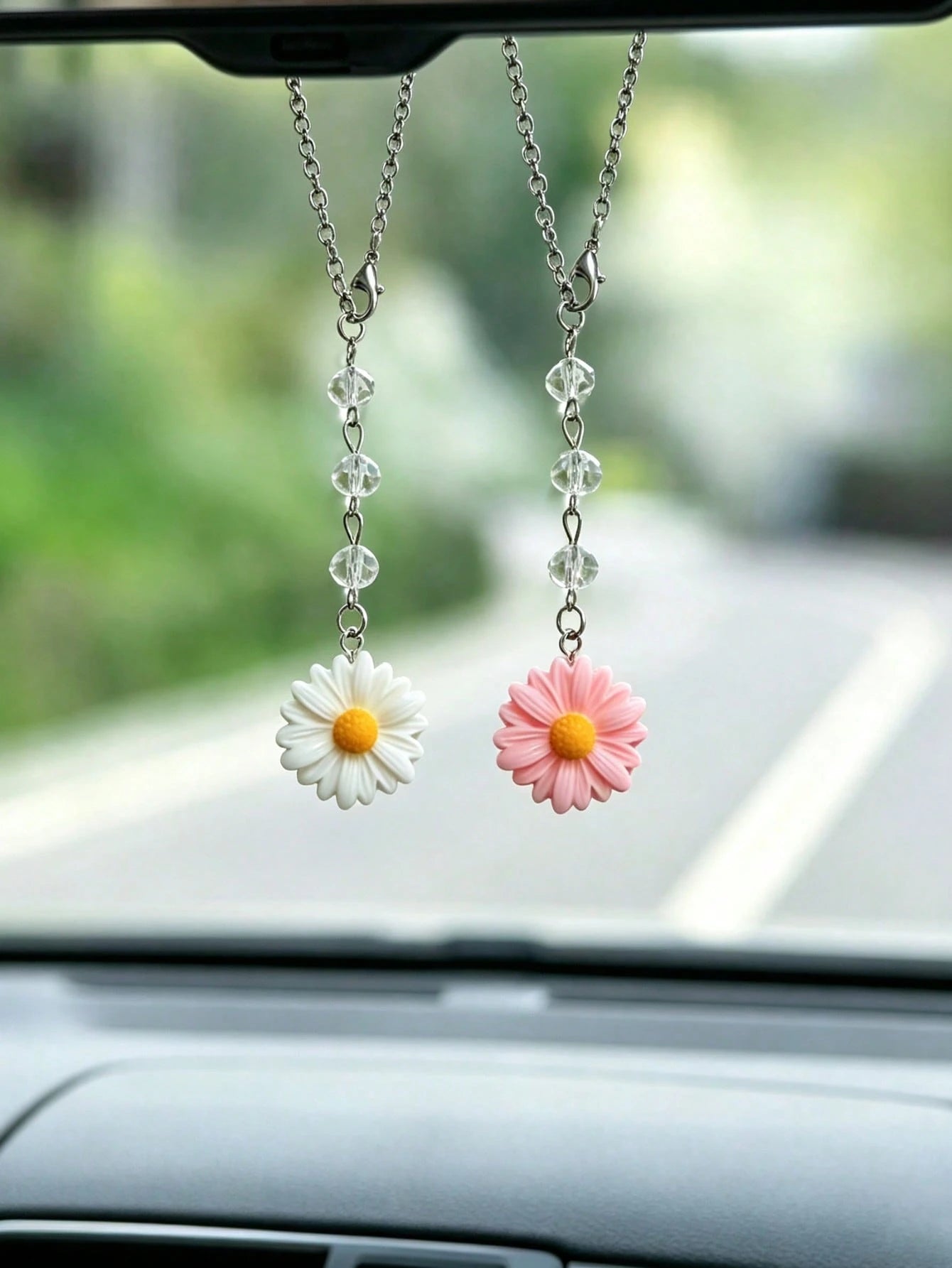 1pc Crystal Beaded Resin Daisy Car Rearview Mirror Hanging Decoration, Women's Car Interior Decor Accessory