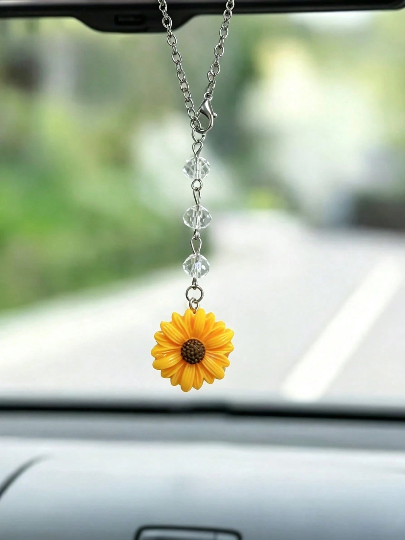 1pc Crystal Beaded Resin Daisy Car Rearview Mirror Hanging Decoration, Women's Car Interior Decor Accessory