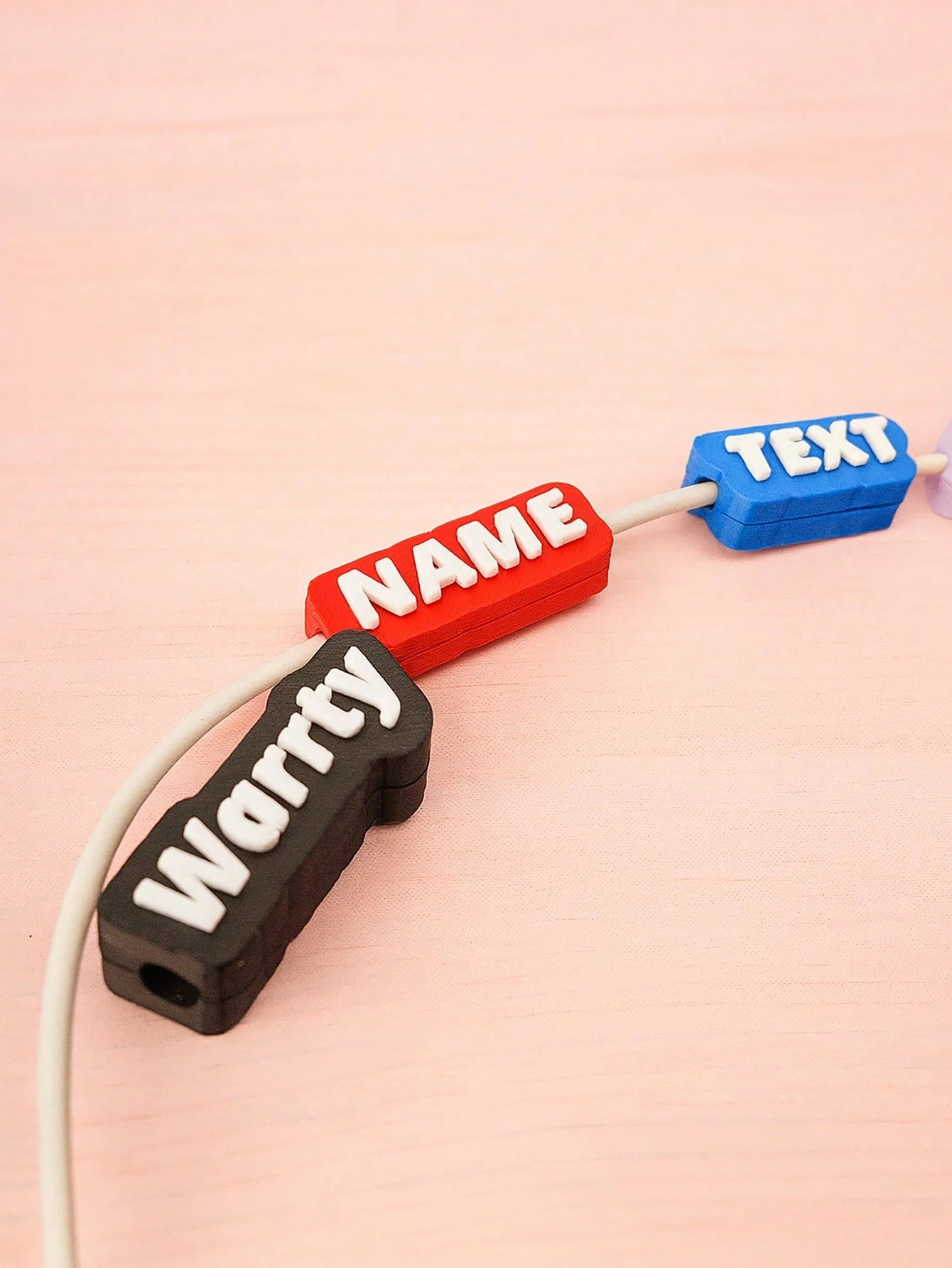 1pc Custom Cable Protector, Custom Name Text, Personalized 3D Printed Charger Label For IPhone, IPad, Travel, Desk, Or Office Use – Unique Name Gift For Birthday, Valentine's Day, Mother's Day, Father