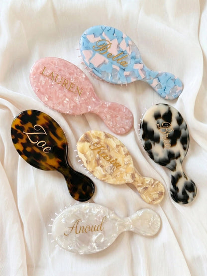 1pc Customized Laser Engraved Mini Comb, Personalized Name Comb, Anti-Static Hair Brush, Portable Hair Comb, Wedding Gift, Bridesmaid Gift, Birthday Gift, Party Favor, Anniversary Gift, Bachelorette P
