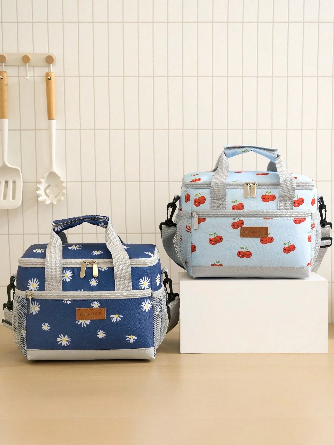 1pc Daisy Print Insulated Lunch Bag With Shoulder Strap, Reusable Lunch Box For Office Picnic Hiking Beach For Women & Adults, Leakproof Thermal Bento Lunch Box With Thick Aluminum Lining, Ideal For W