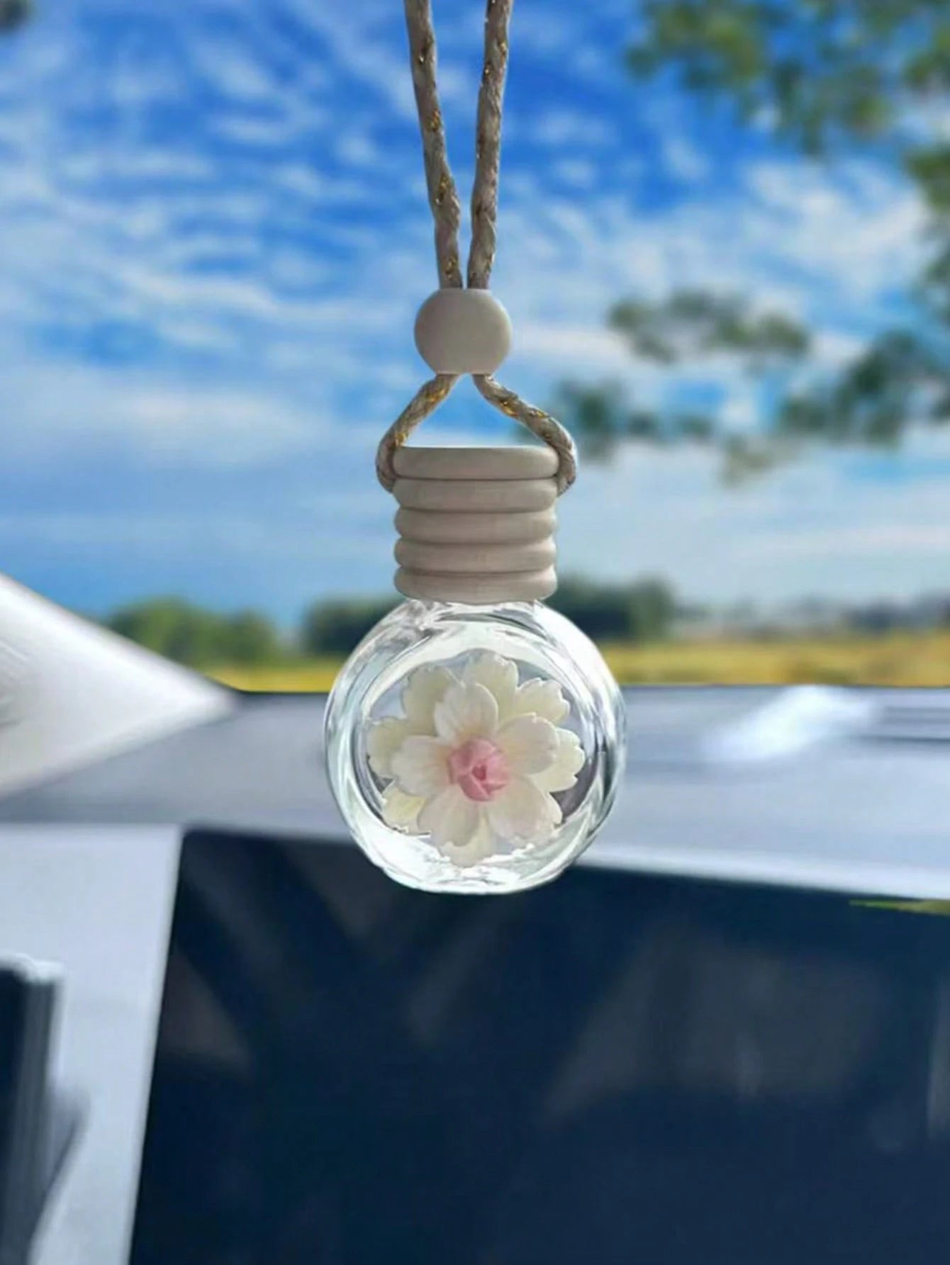 1pc Flower Perfume Bottle Car Rearview Mirror Hanging Decor, Fragrance Diffuser Accessory, Suitable For Men And Women