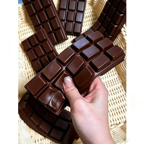 1pc Gentle Squeeze Squishy Polyurethane Chocolate Keyboard Squishy, Modern Aesthetic Style Light Milk Cocoa Brown Block Keyboard Shape Embossed Grid Texture Anxiety Release Mood Calm Fidget Squeeze To