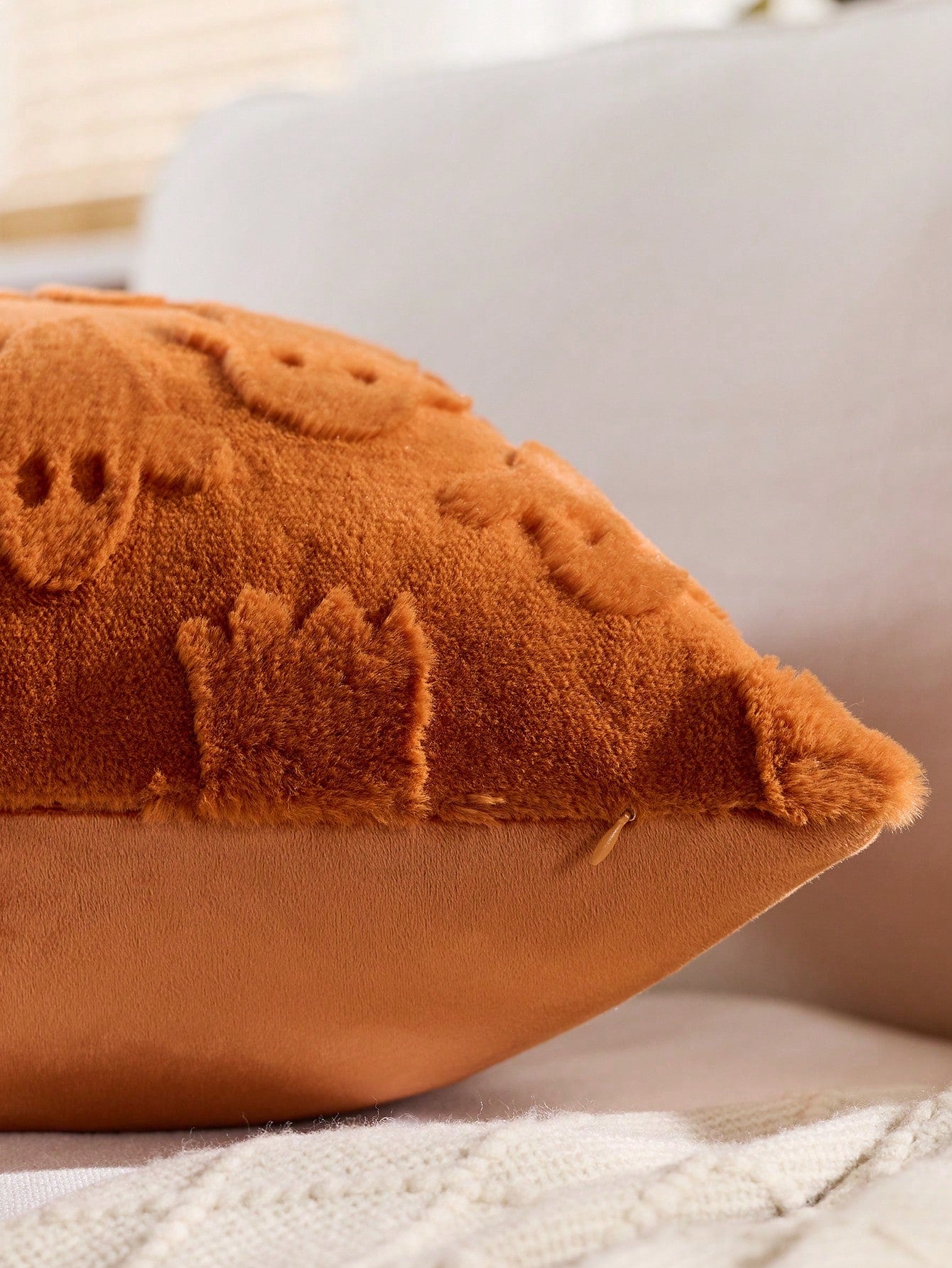 1pc Halloween Ghost Decorative Pillow Case, Front Jacquard Faux Rabbit Fur Ghost, Back Dutch Velvet Fabric, Square Cushion Cover, Holiday Home Pillowcase Decor, Soft Comfortable Velvet Fabric, Modern
