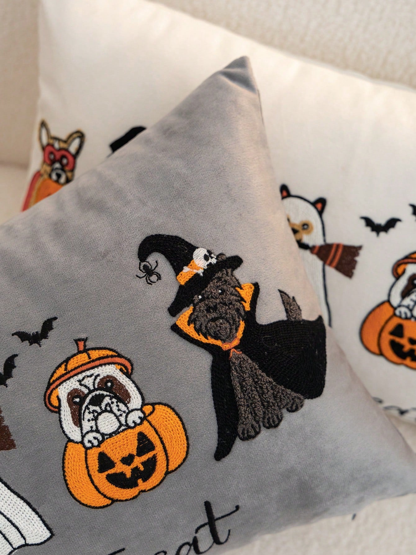 1pc Halloween Grey Ghost/Pumpkin Dog Embroidered Pillow Case, Halloween Trick Or Treat Pillow Cover, Suitable For Indoor Decoration, Ghost Festival Decor, All-Season Pillow Case, Without Insert