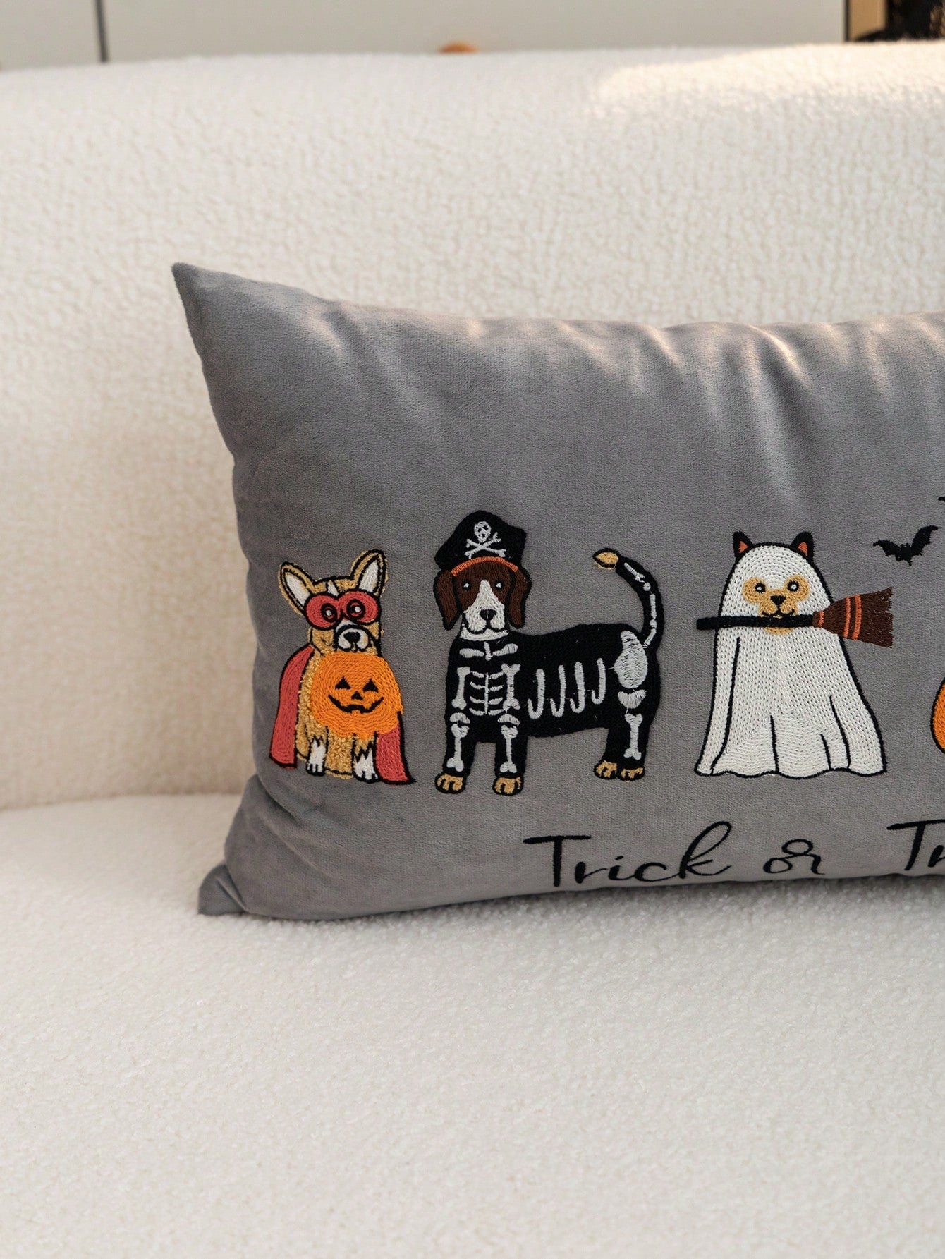1pc Halloween Grey Ghost/Pumpkin Dog Embroidered Pillow Case, Halloween Trick Or Treat Pillow Cover, Suitable For Indoor Decoration, Ghost Festival Decor, All-Season Pillow Case, Without Insert