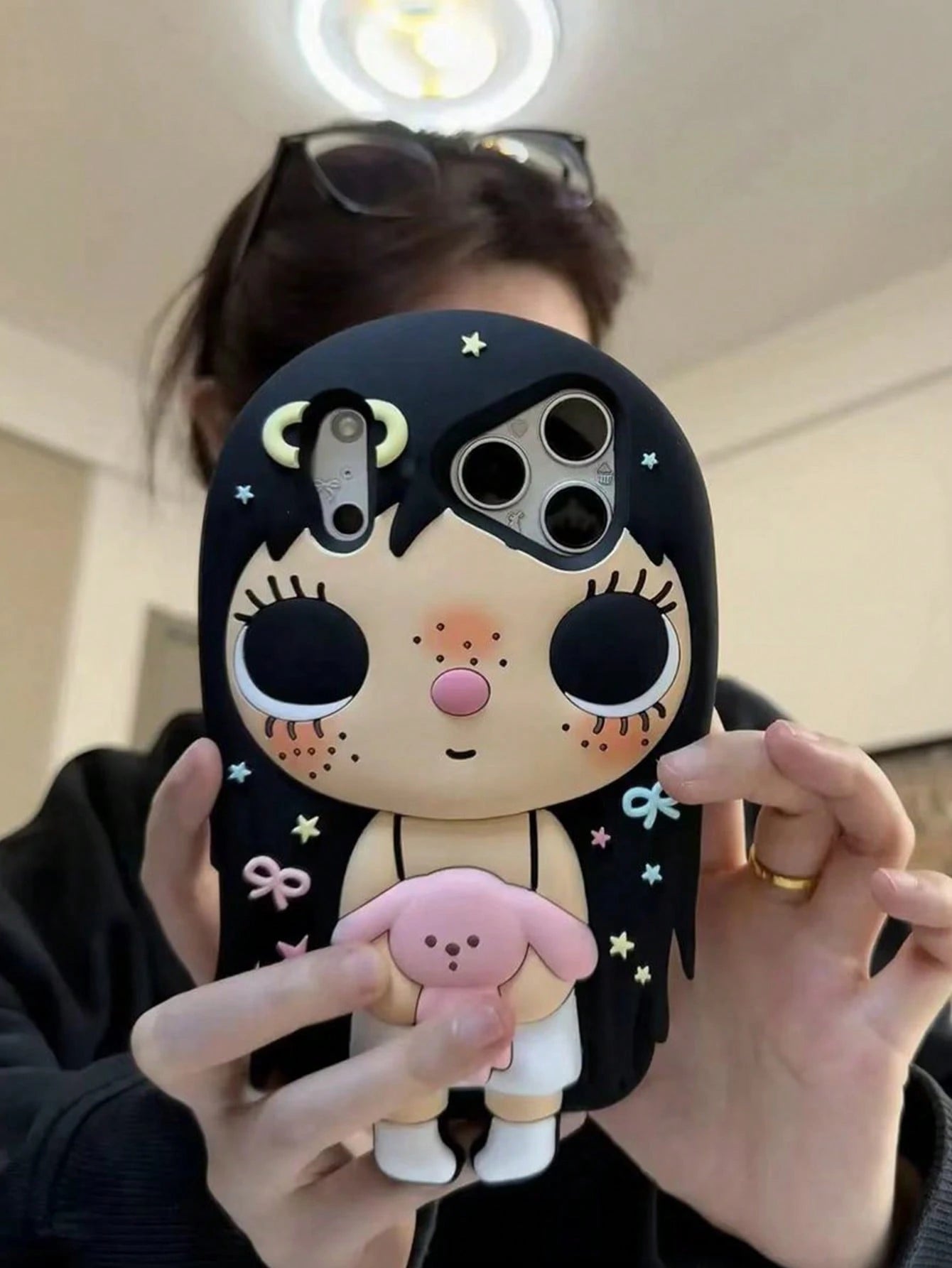 1pc Long Hair Girl Holding Baby Silicone Shockproof Phone Case Compatible With IPhone 13 Pro Max/14 Pro Max/15 Pro Max/16/16 Pro/16 Pro Max 17/17 Pro/17 Pro Max