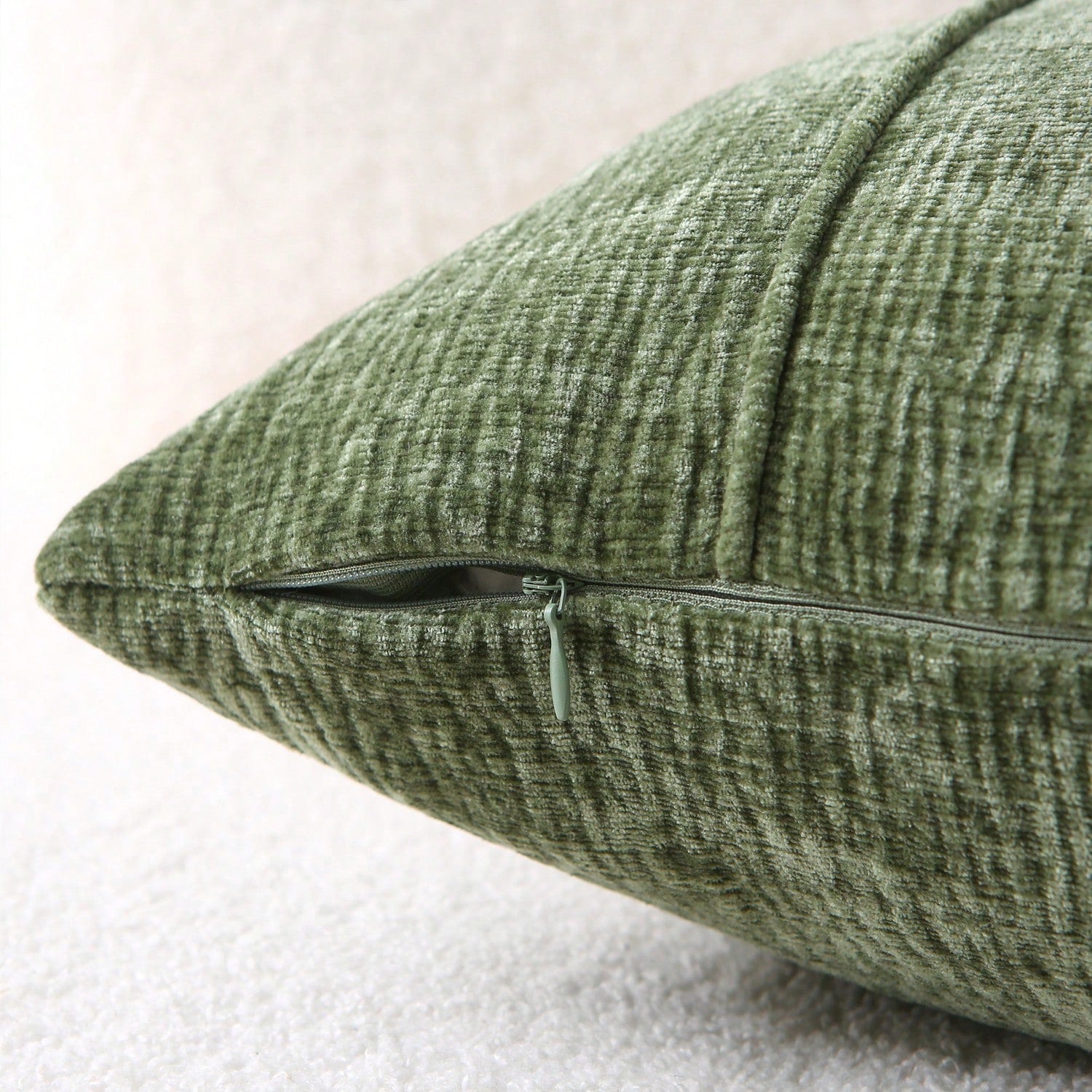 1pc Minimalist Chenille Square Pillow Case (Pillow Insert Not Included), 3D Piped Design, Luxury Sofa Bed Pillow Cover, Suitable For Living Room And Bedroom Decor, Green, Dark Green, Forest Green