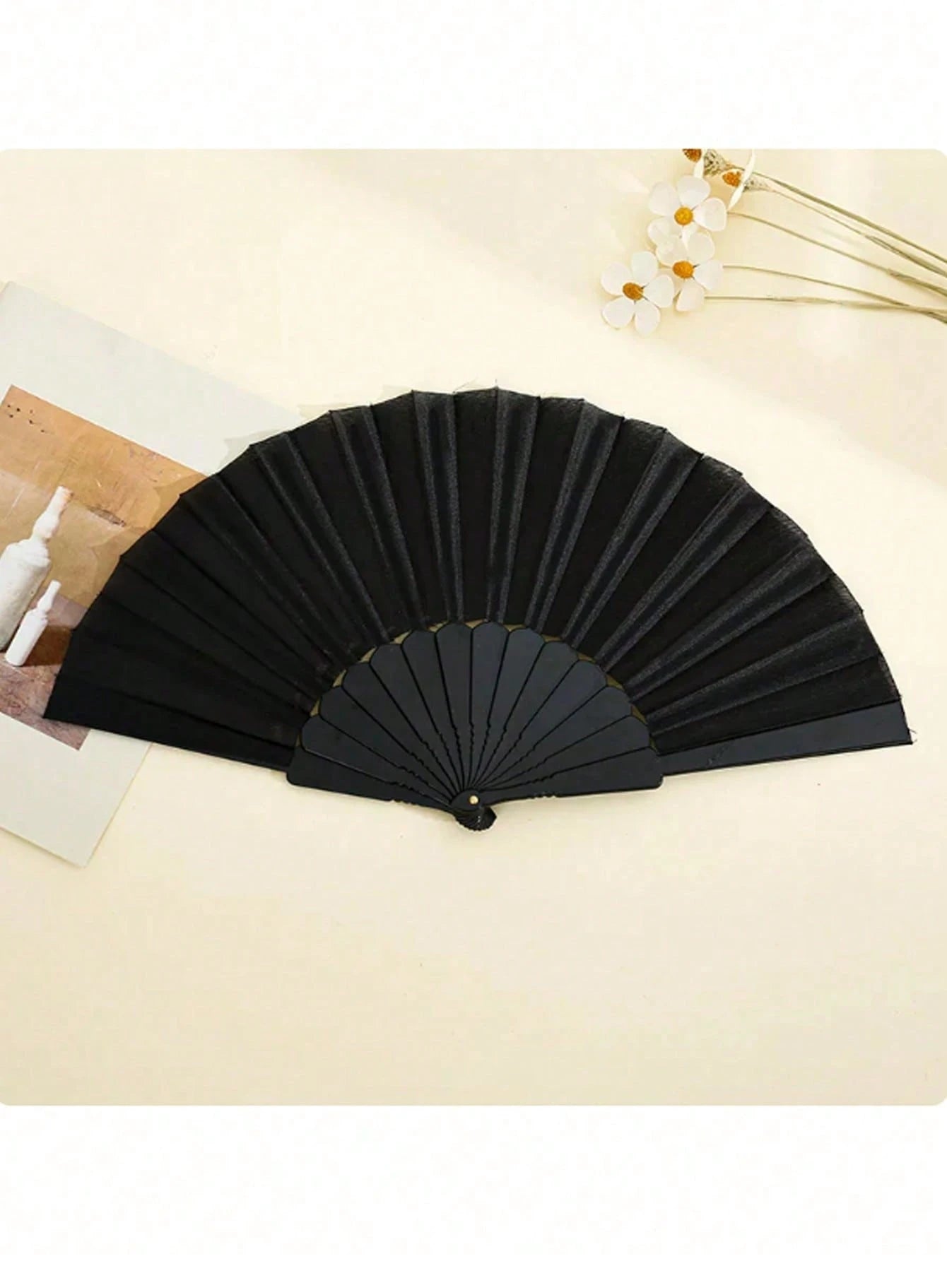 1pc Minimalist Solid Color Folding Fan - Chinese Style Women's Handheld Fan, Plastic Fan Ribs, Suitable For Party, Wedding Favor, Home Decor, Dance Performance, DIY Decoration (Black, White)